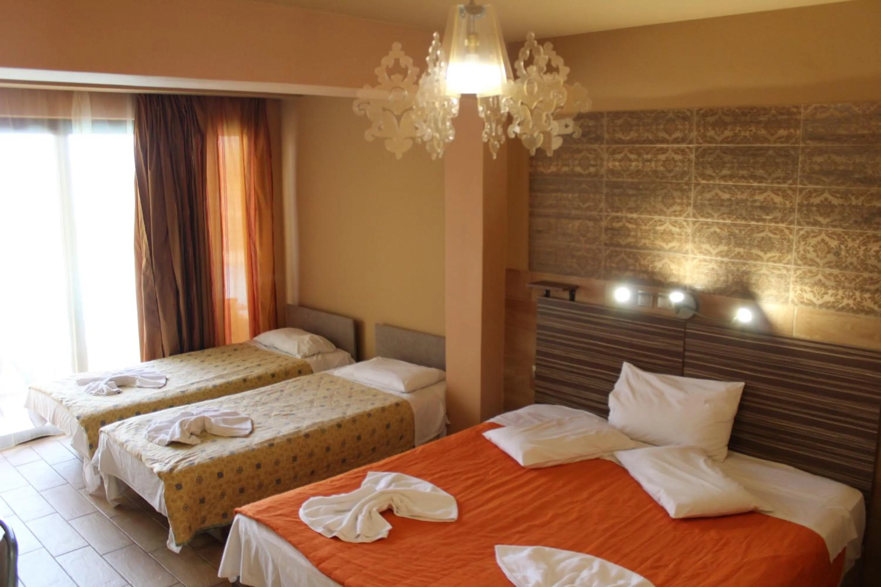 Bedroom, Bed in Mirabelle Hotel