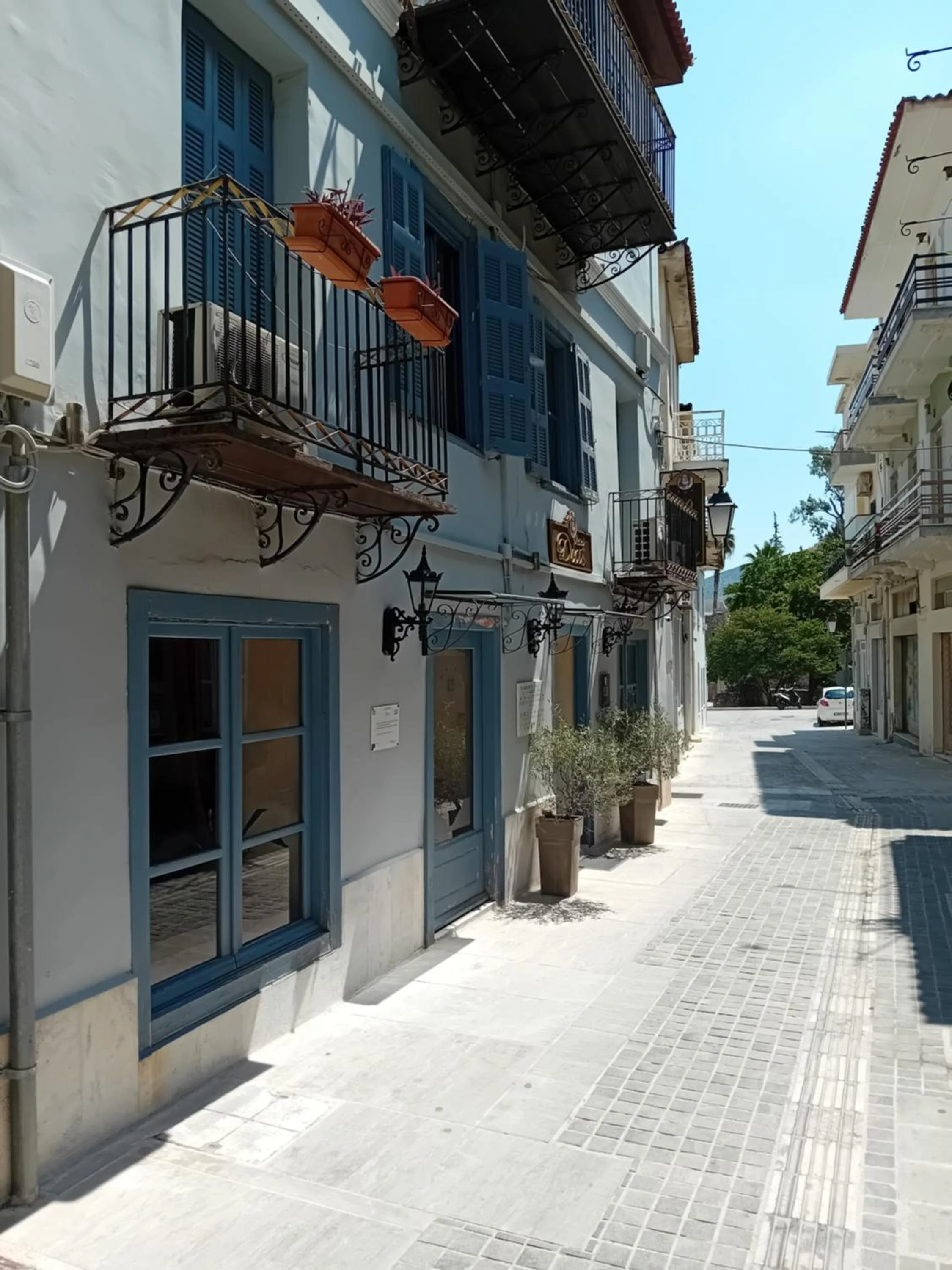 Property building in Dias