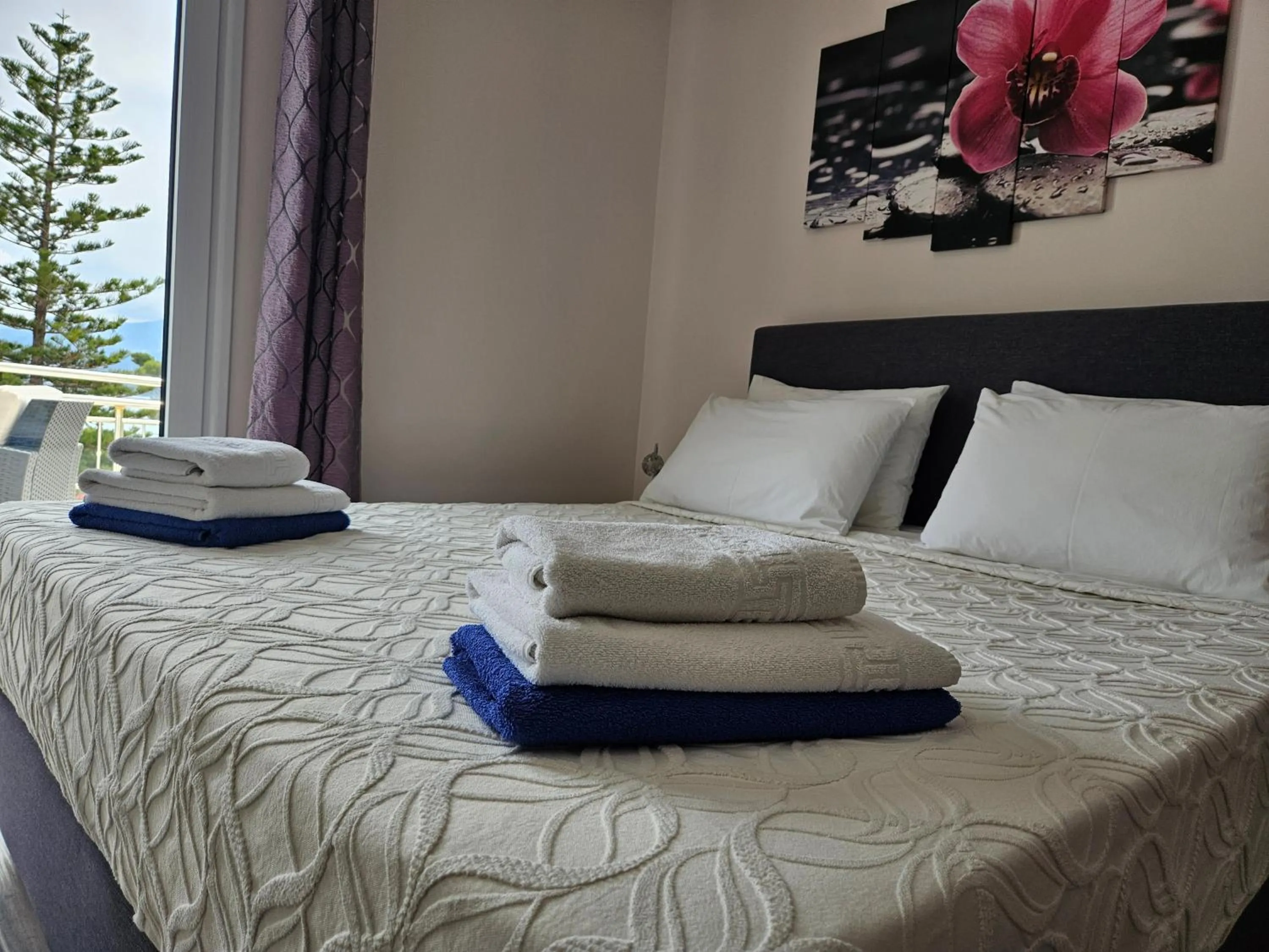 Bed in Diwani Luxury Villas