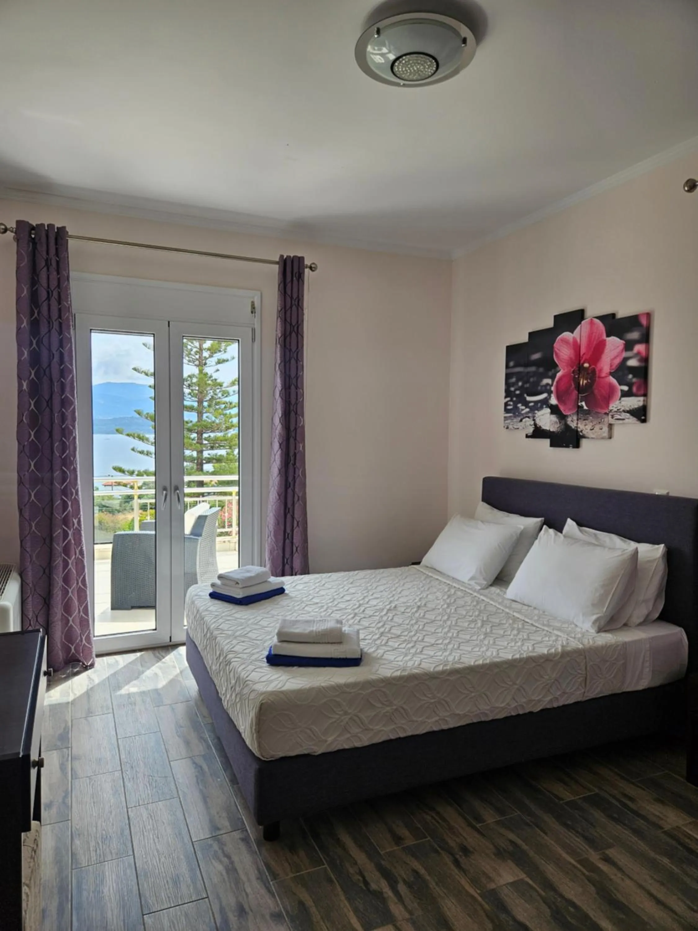 Bed in Diwani Luxury Villas