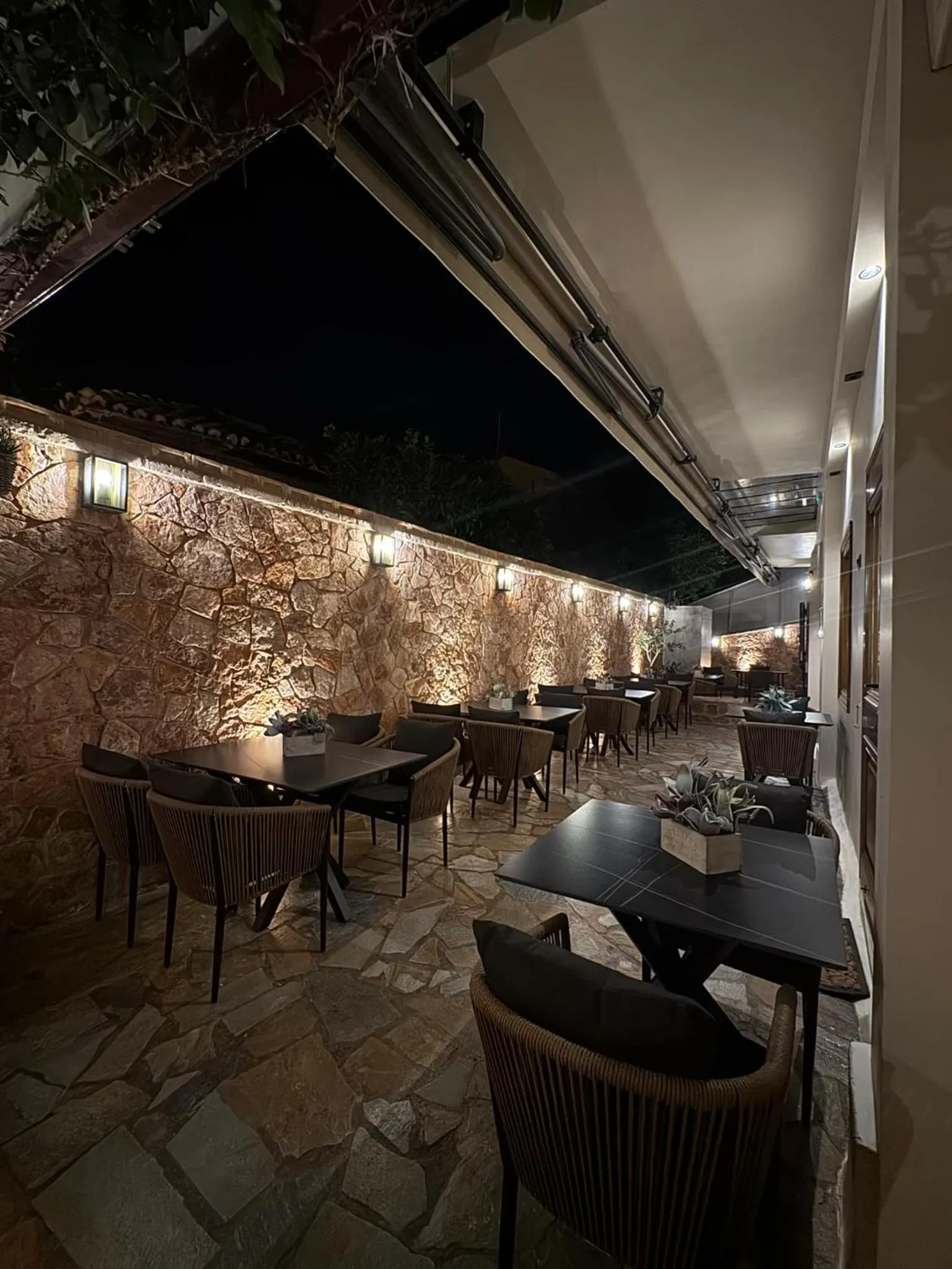 Property building in Pension Dafni