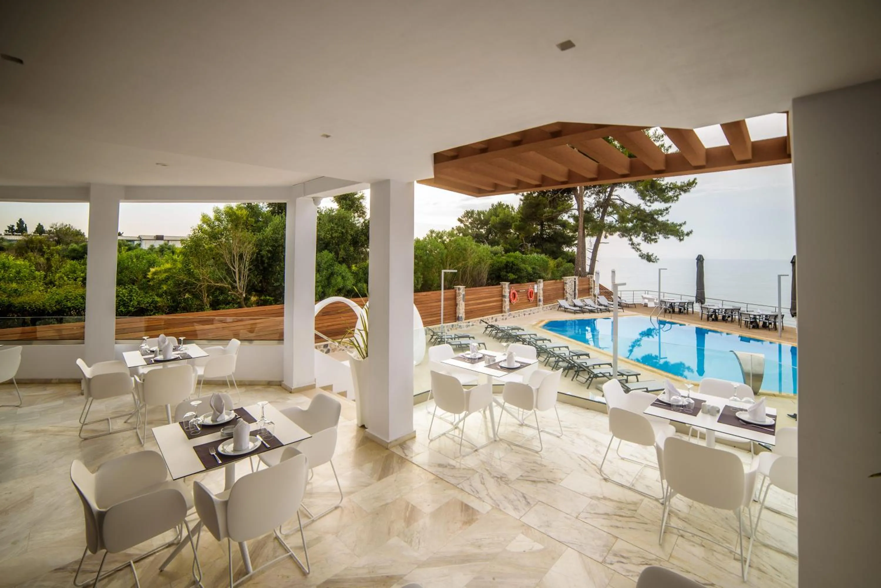 Restaurant/places to eat in Poseidon Hotel