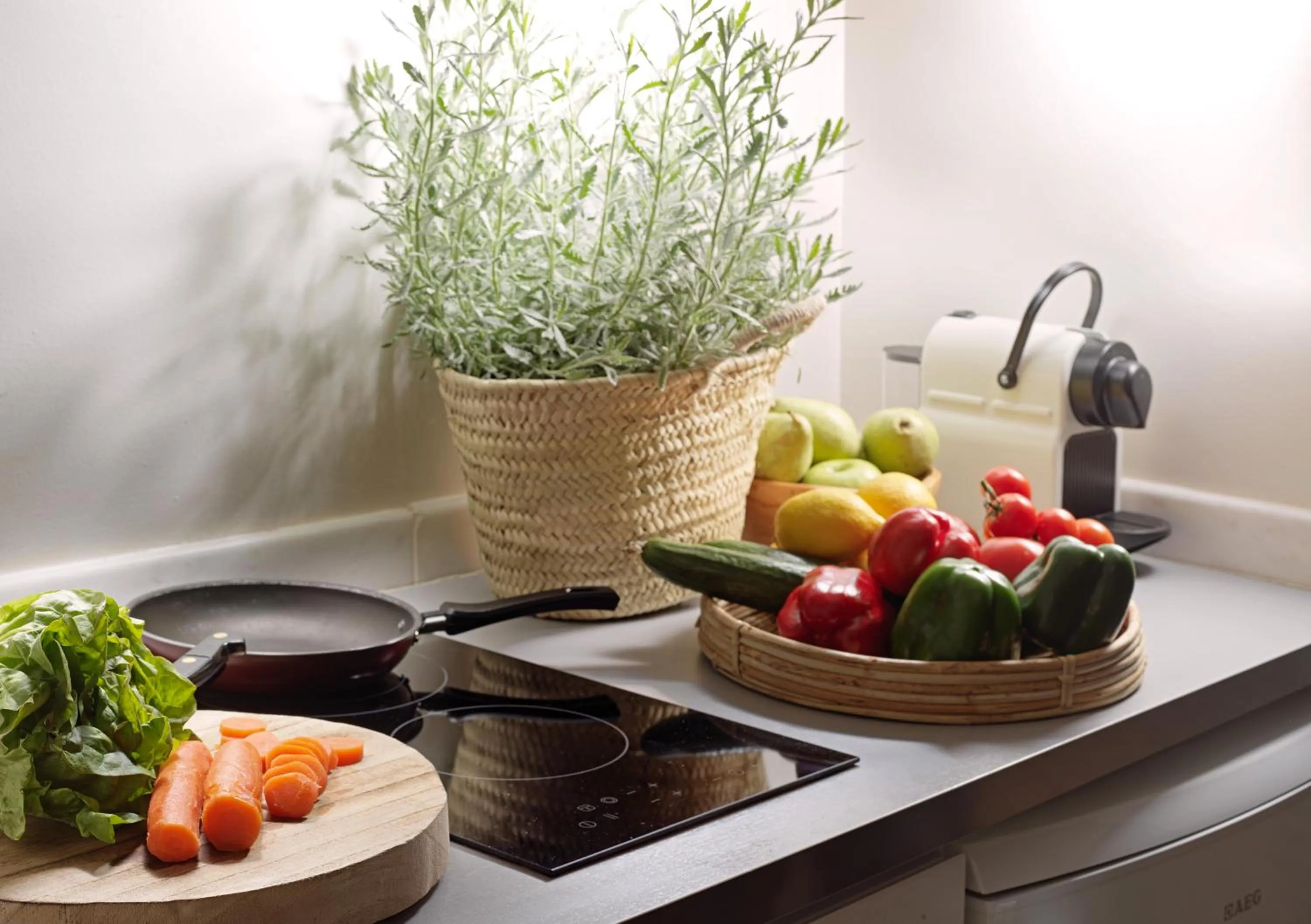 Kitchen or kitchenette in Blazer Suites Hotel