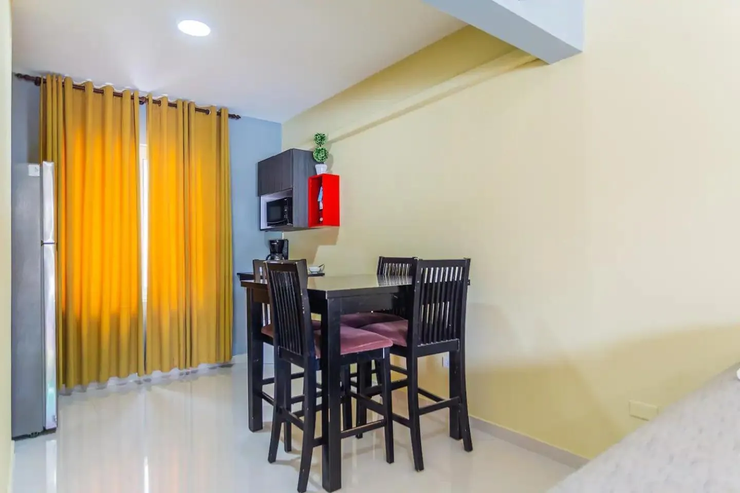 Dining area in Juanedu Suites