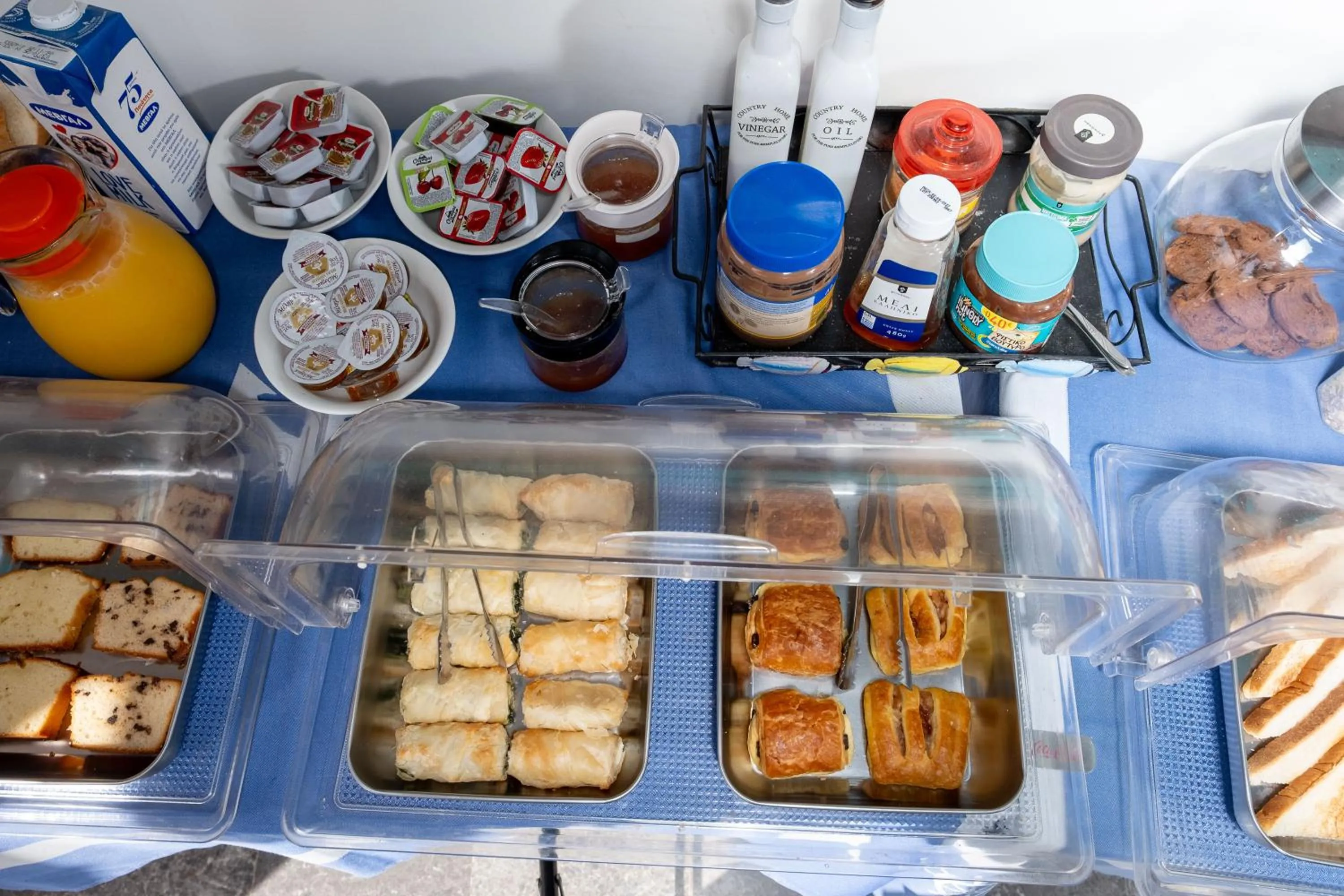 Breakfast in Mirabella Apartments