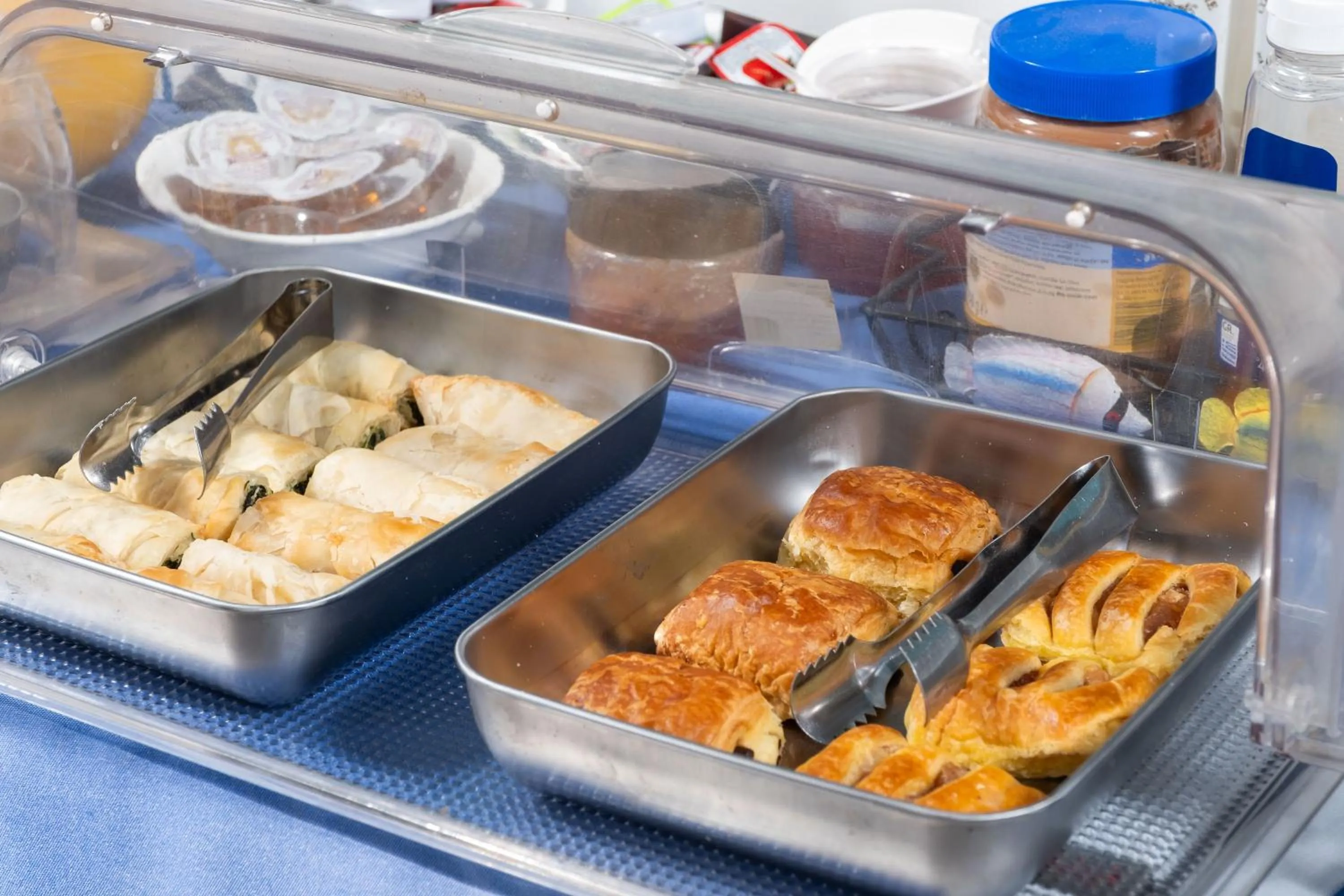 Breakfast in Mirabella Apartments