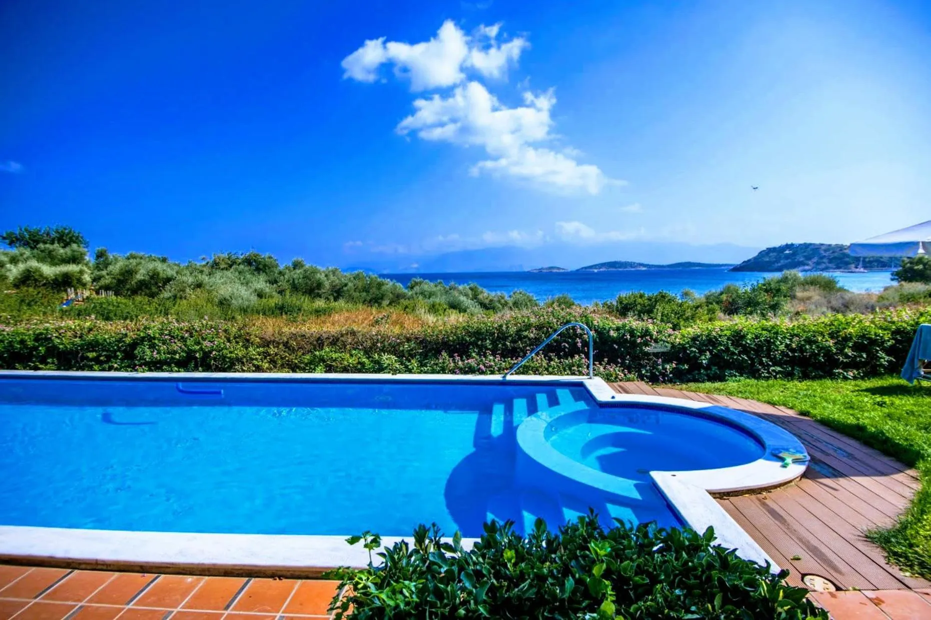 Pool view in Mirabella Apartments