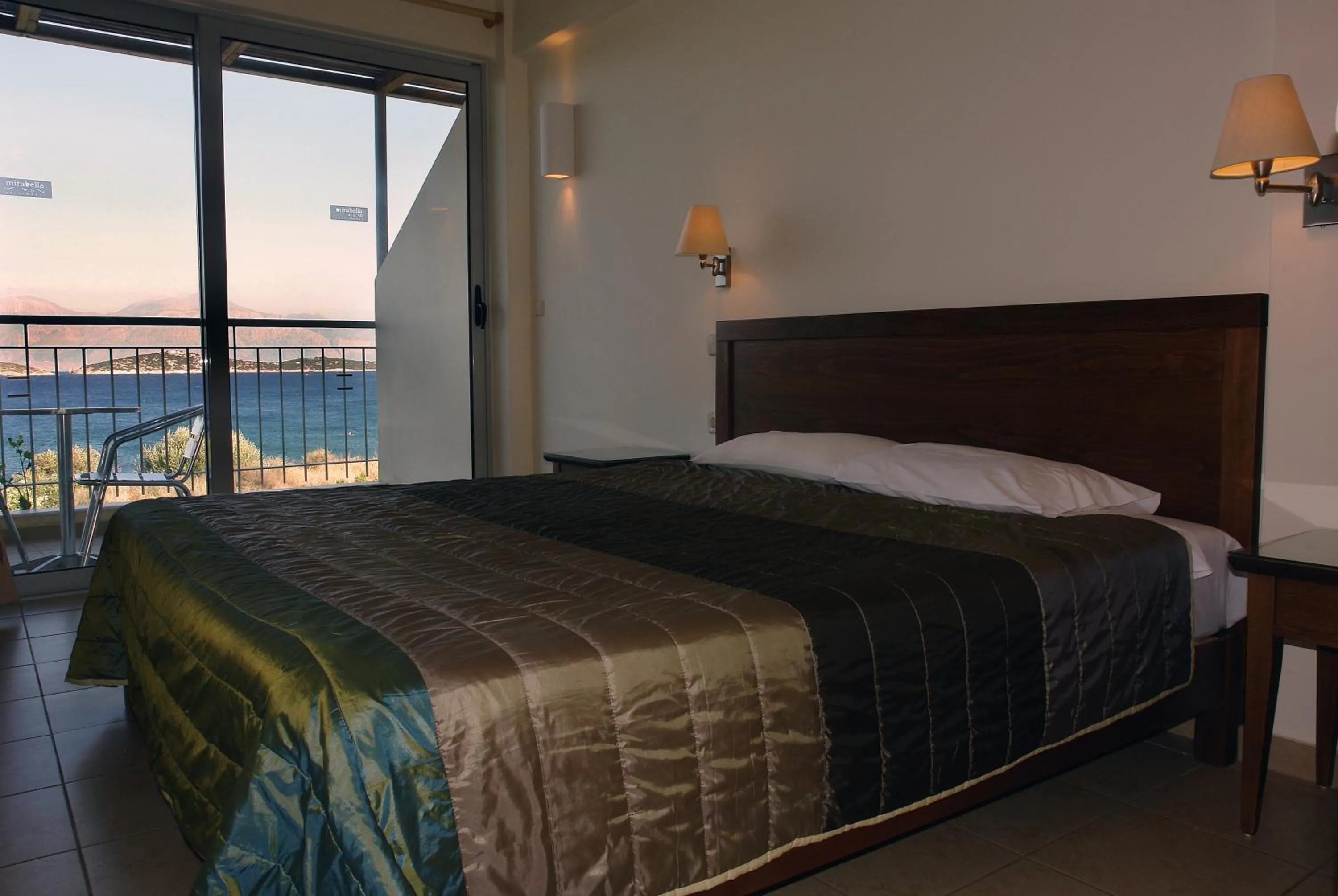 Bed in Mirabella Apartments