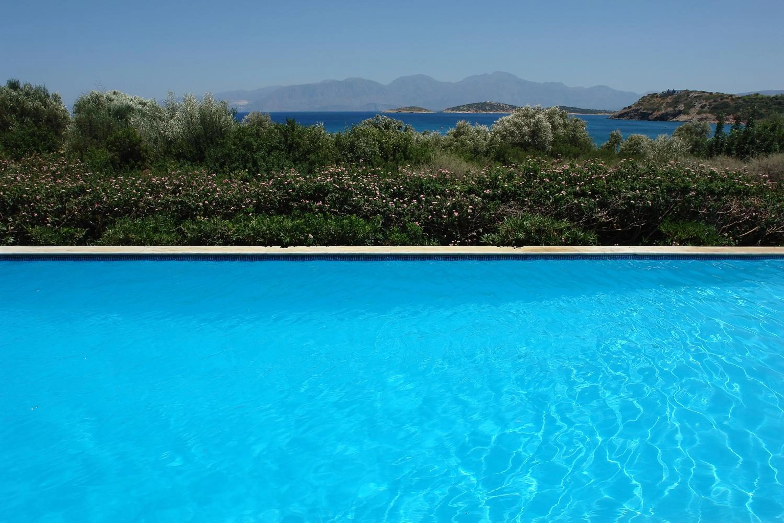 Swimming pool in Mirabella Apartments