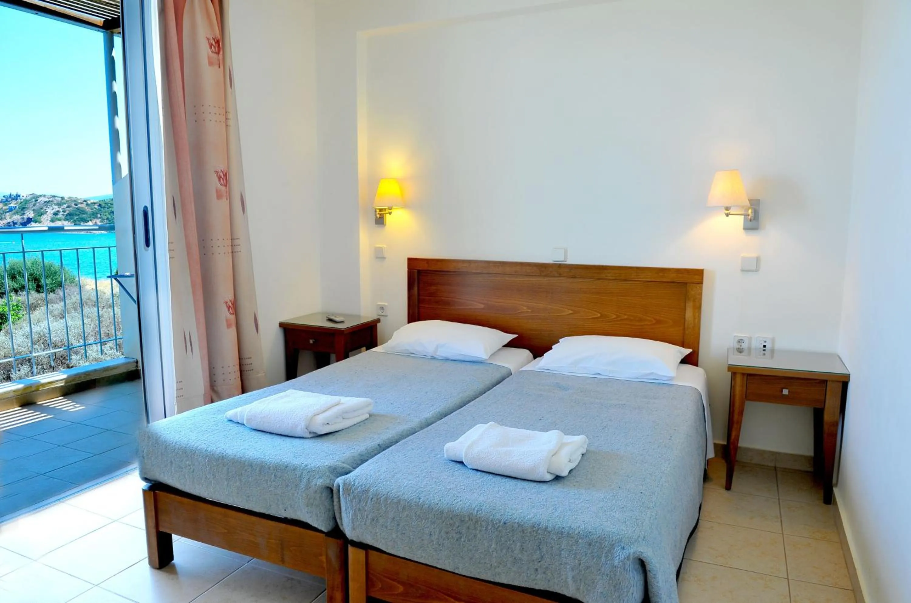 Bedroom, Bed in Mirabella Apartments