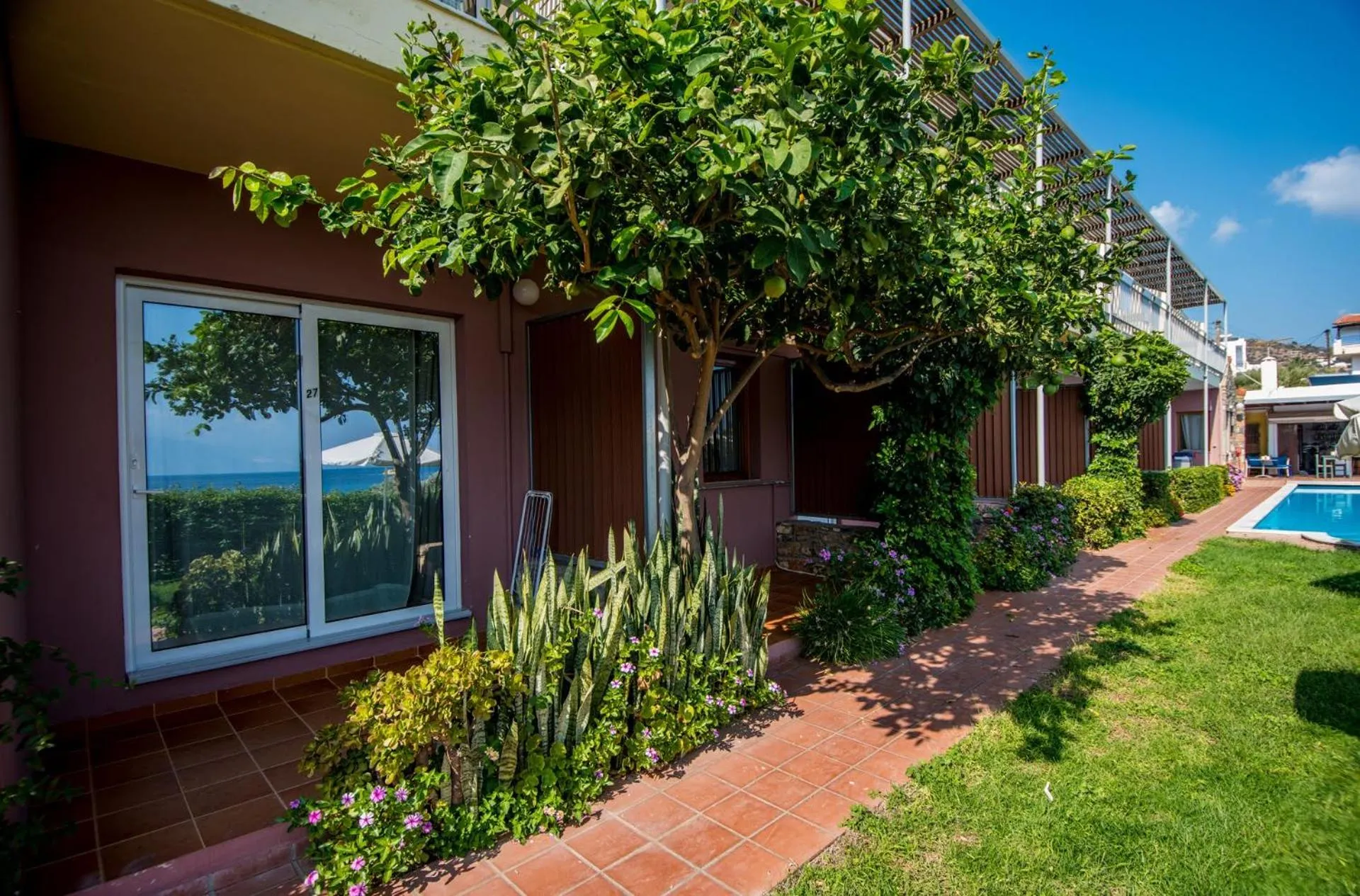 Facade/entrance in Mirabella Apartments