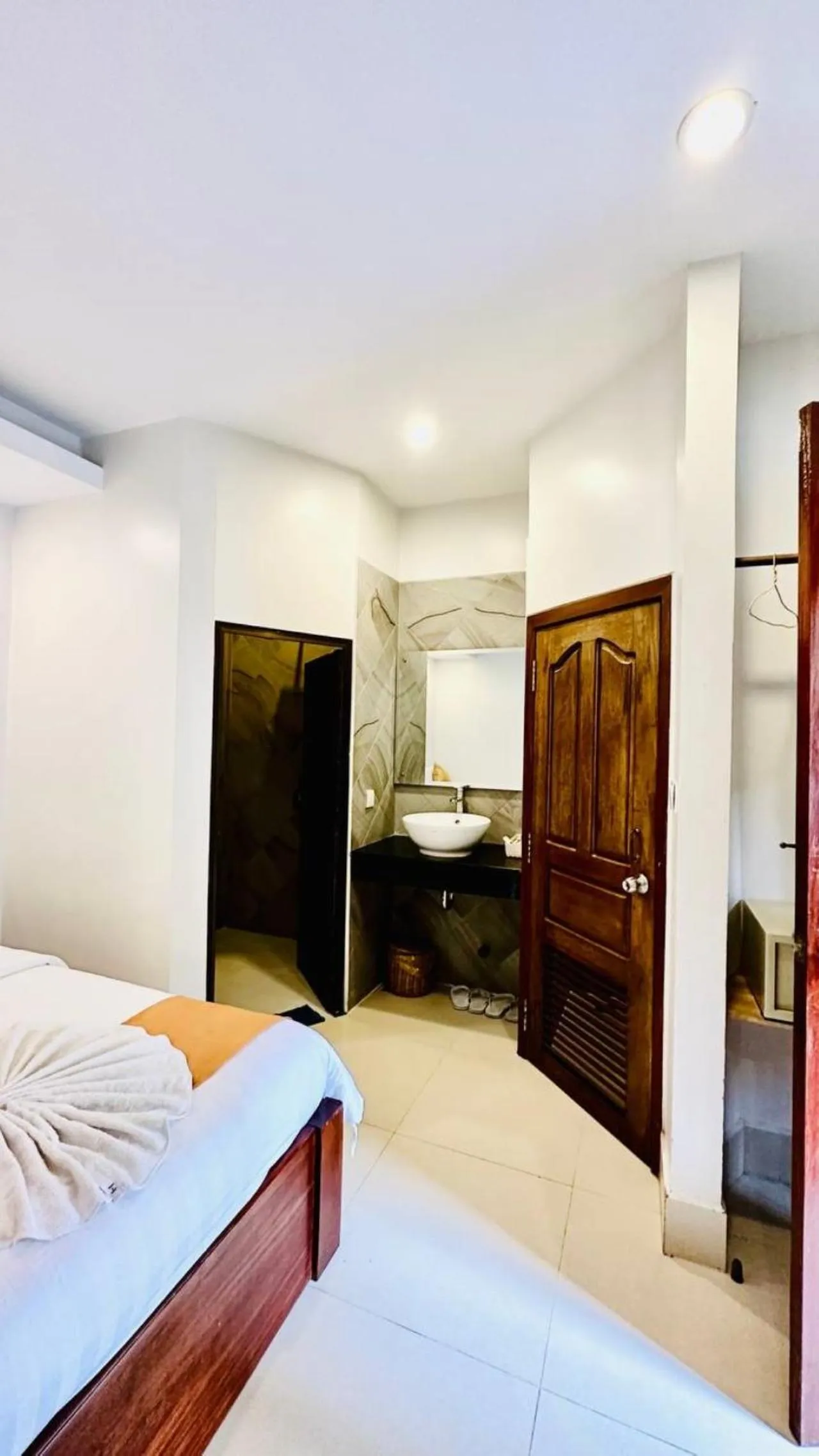 Bathroom, Bed in Holy Angkor Hotel