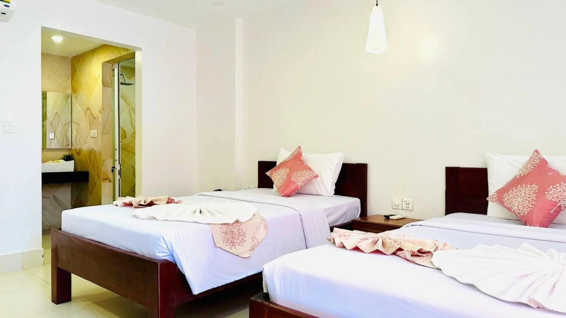 Bedroom, Bed in Holy Angkor Hotel