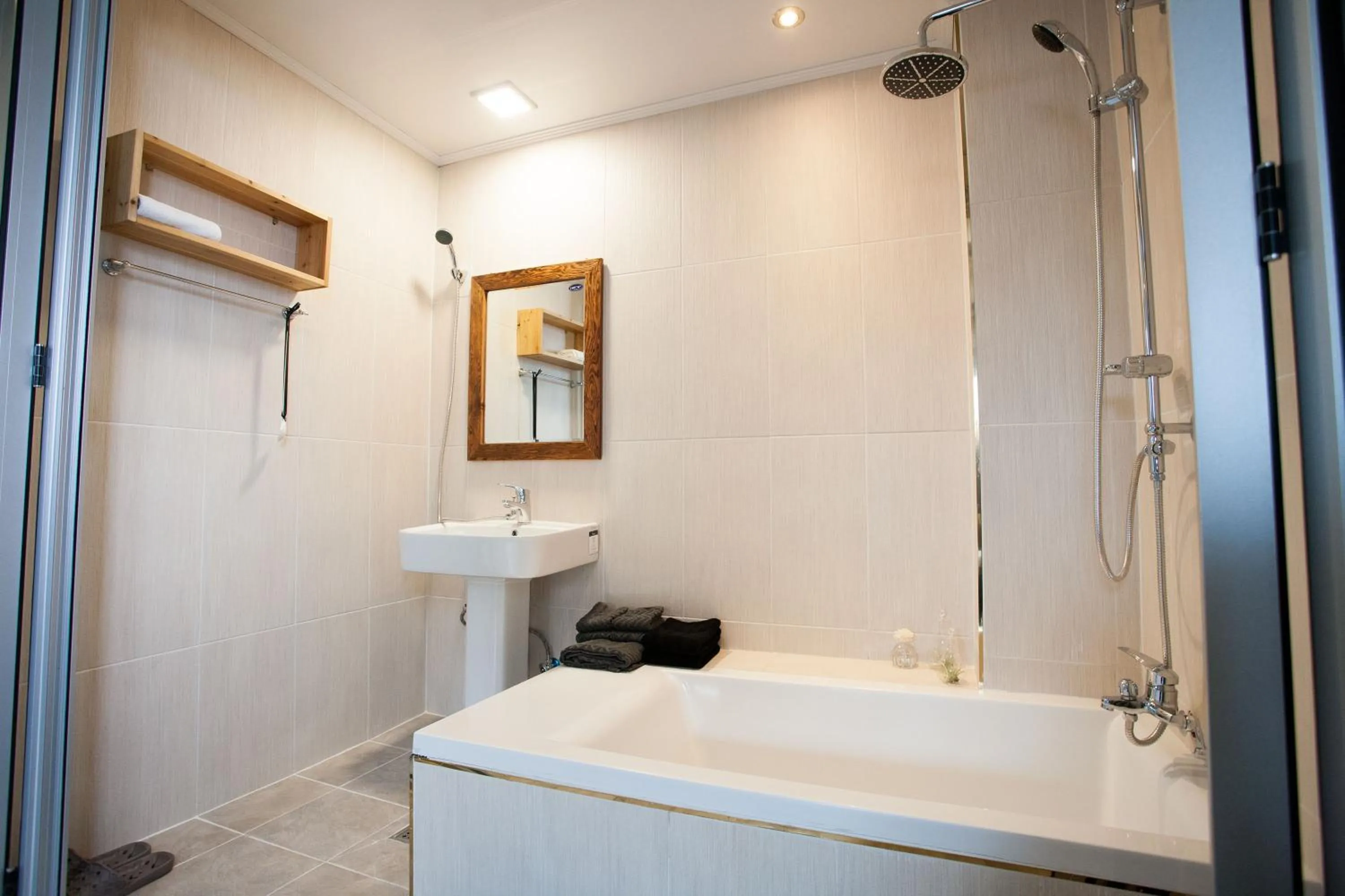 Shower in Daemyung Guesthouse