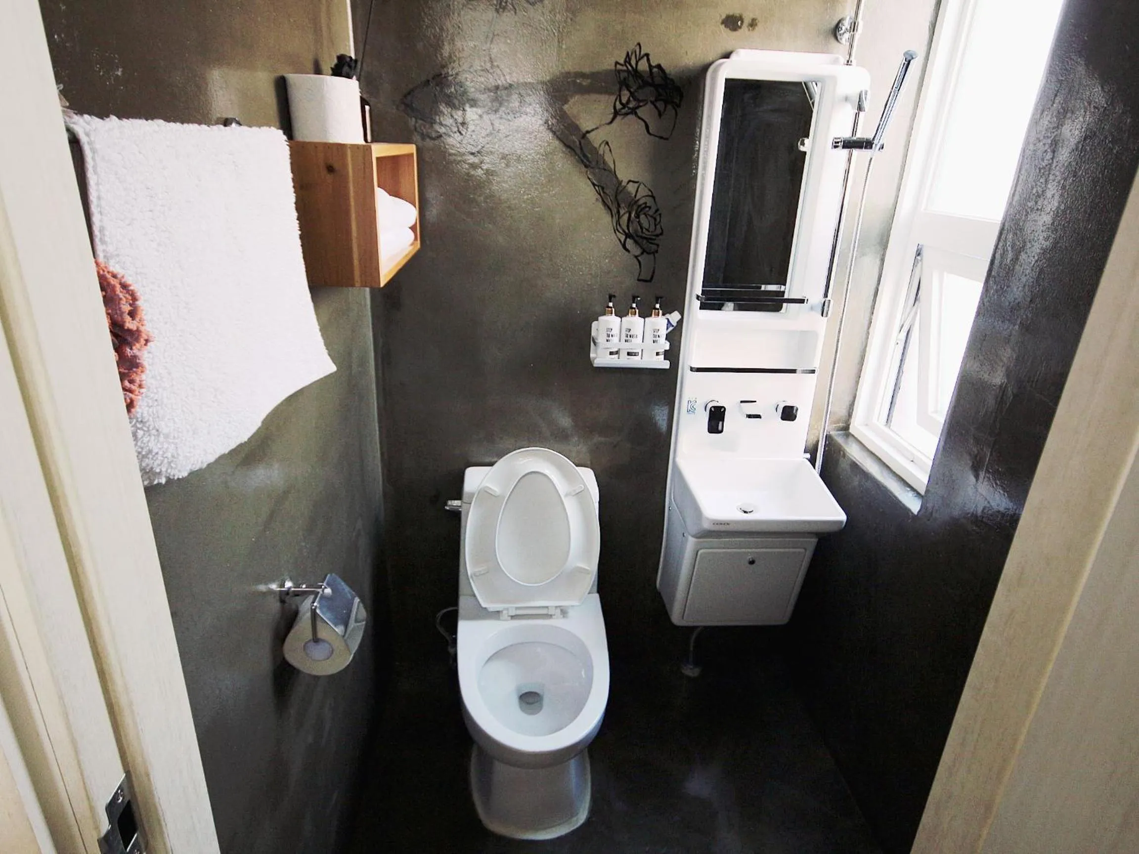 Shower in Daemyung Guesthouse