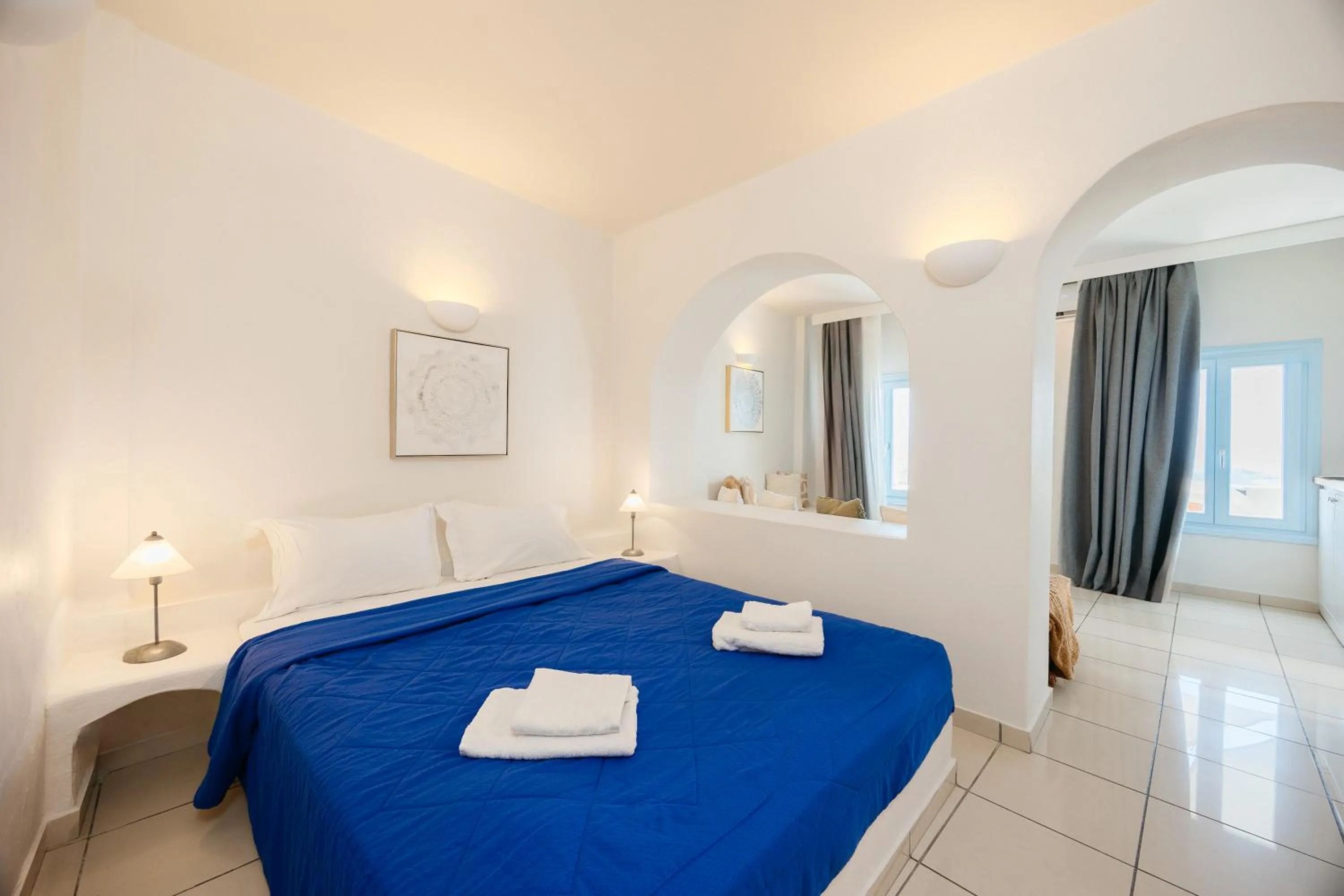 Bedroom, Bed in Kastro Suites