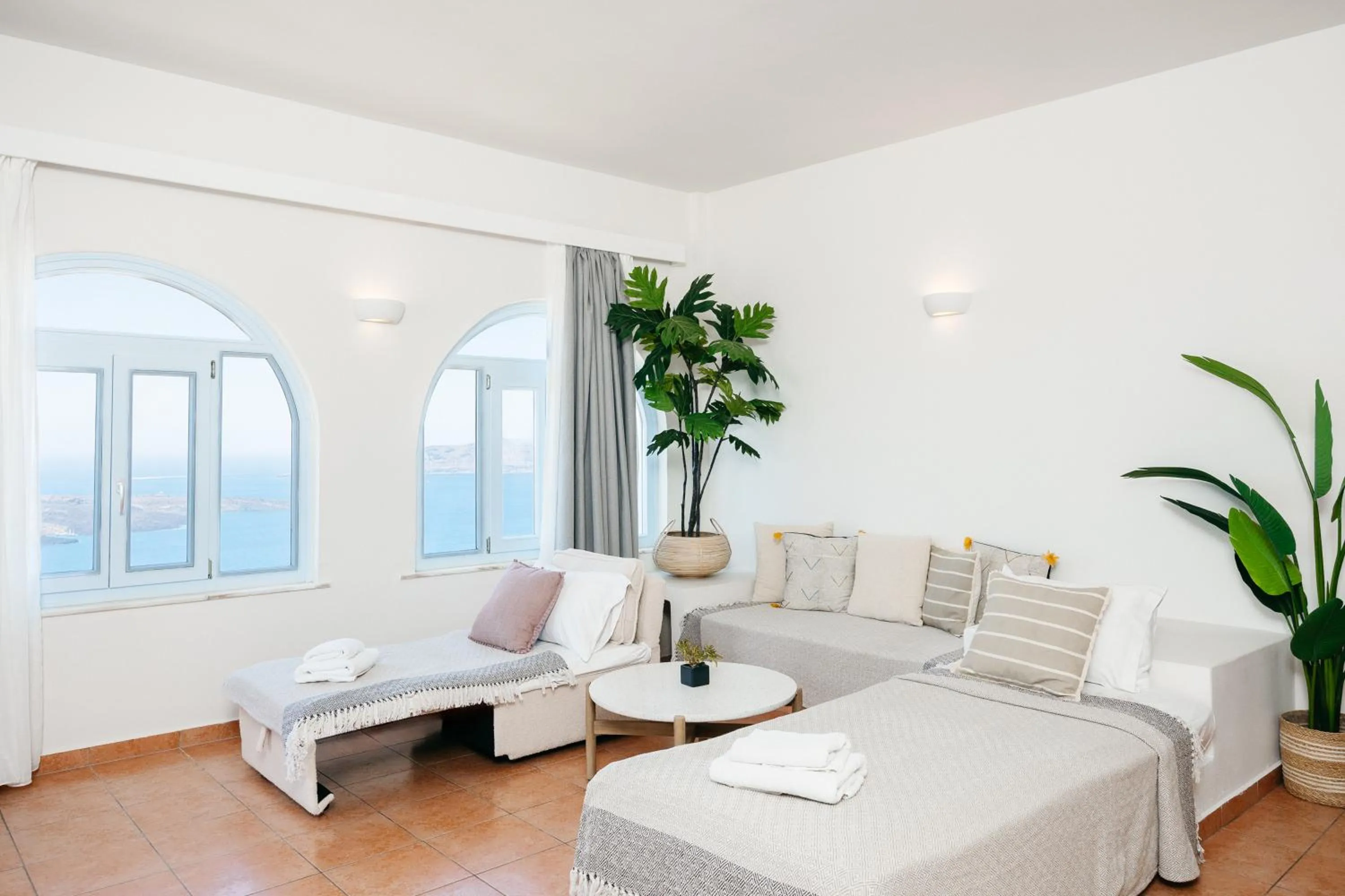 Living room, Bed in Kastro Suites