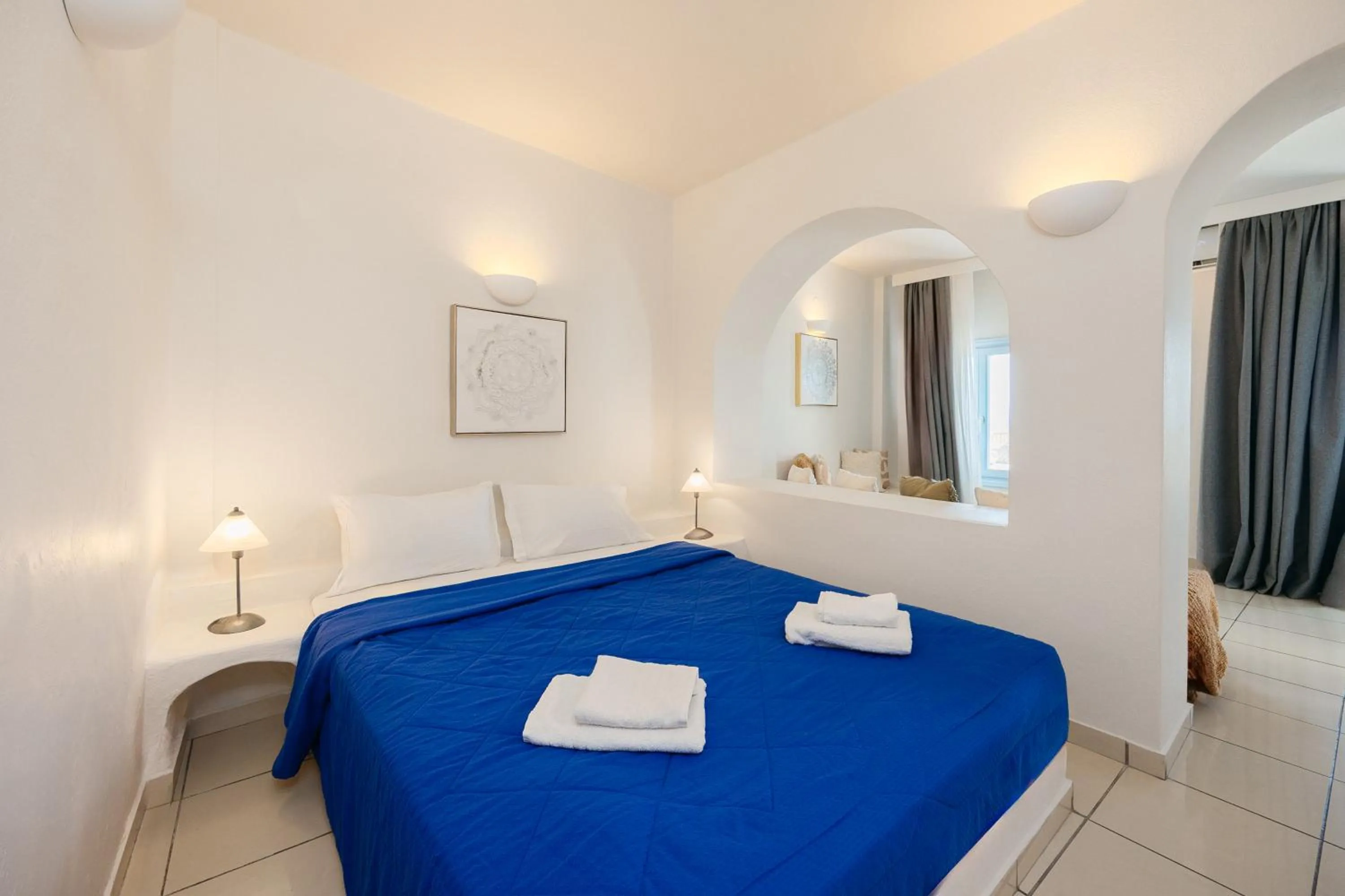 Bedroom, Bed in Kastro Suites