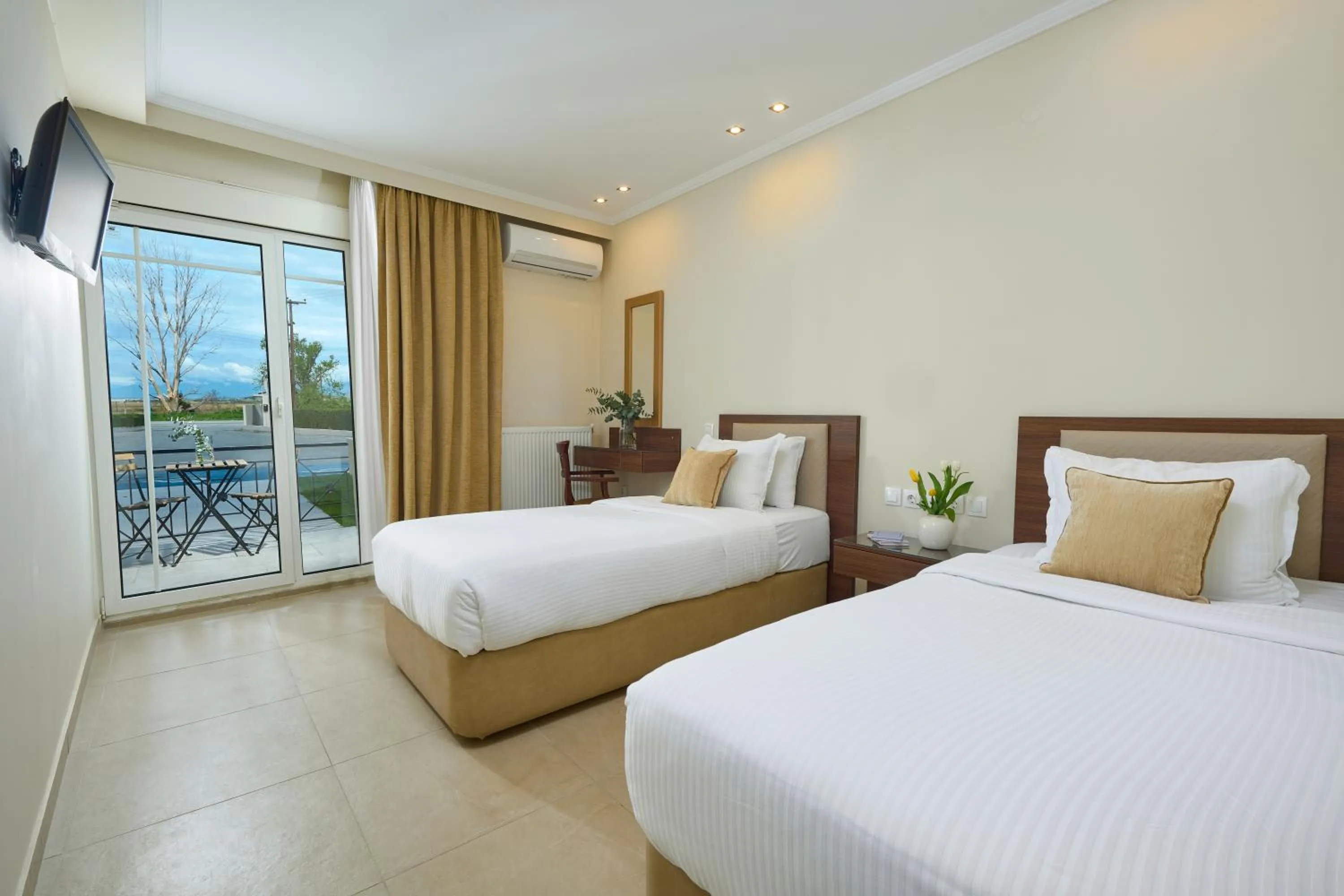 Facility for disabled guests, Bed in Filippos Hotel