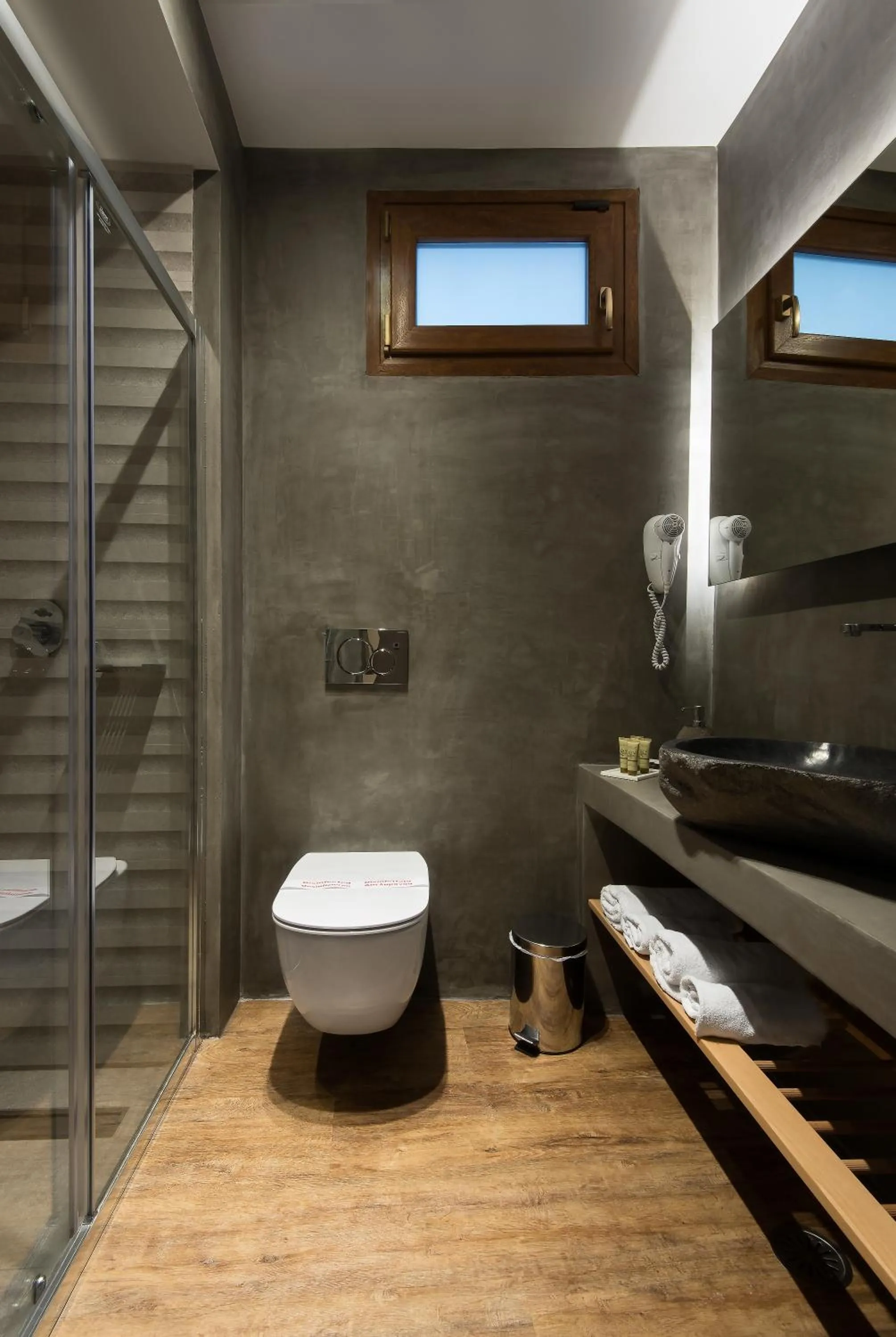 Bathroom in Kentrikon Hotel