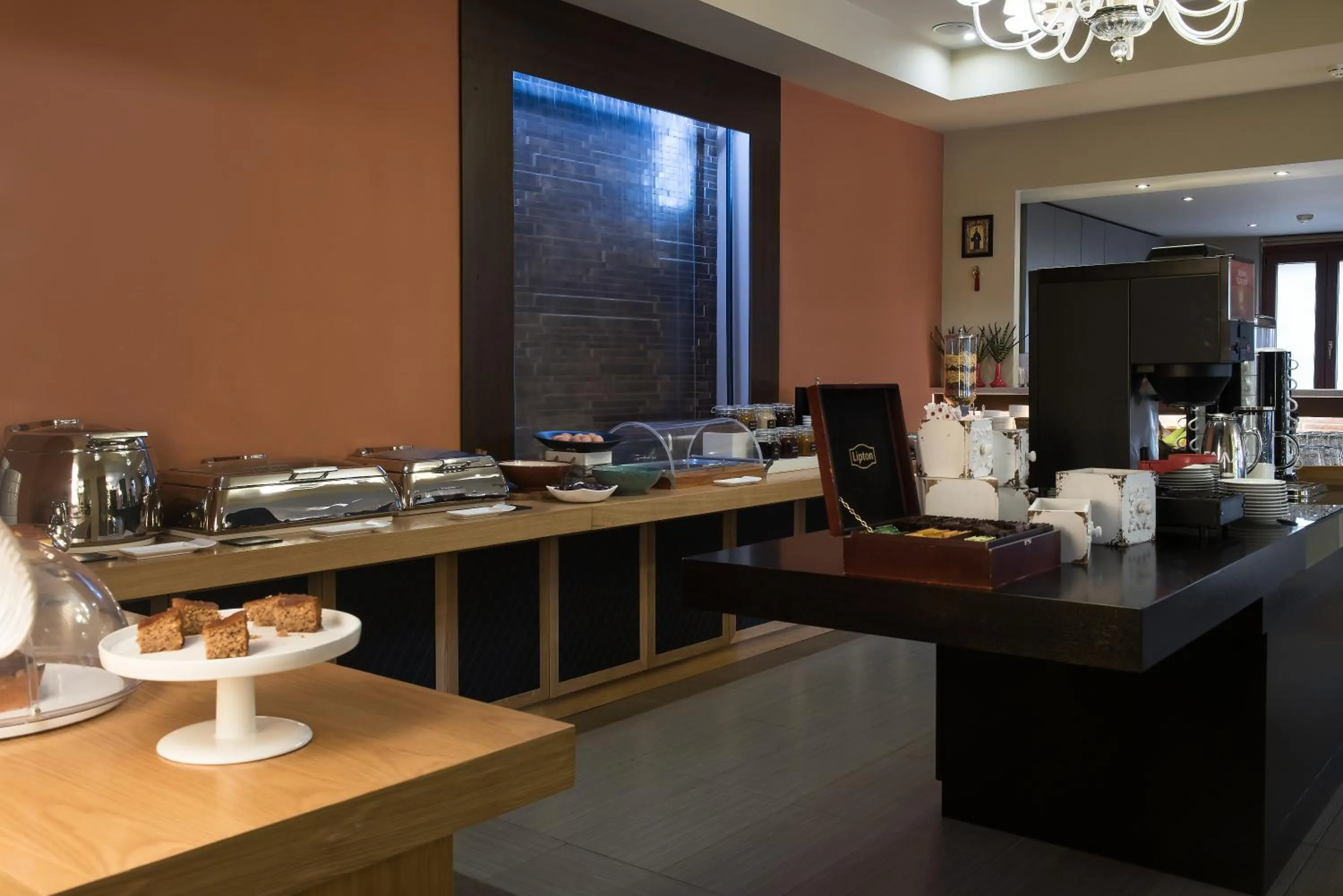 Restaurant/places to eat in Kentrikon Hotel