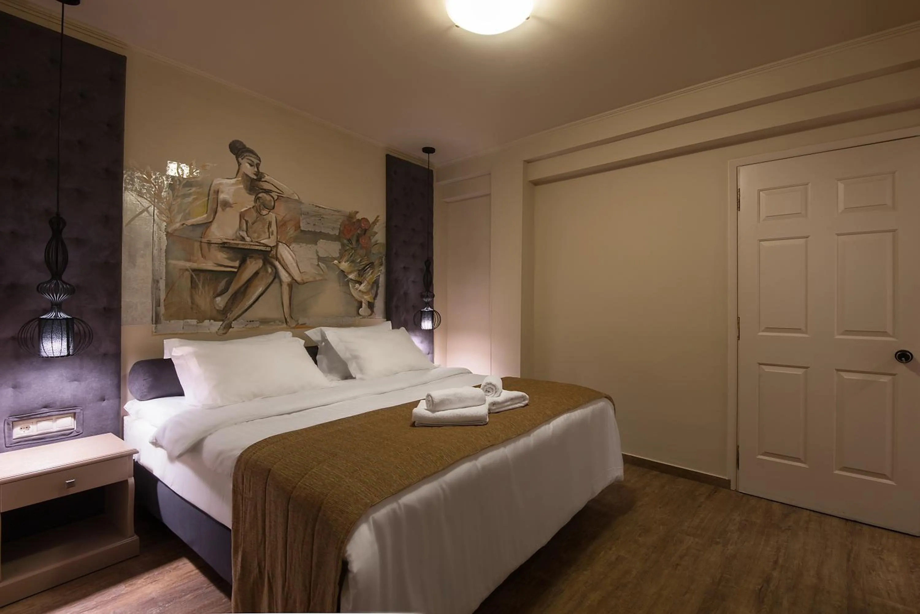 Photo of the whole room, Bed in Kentrikon Hotel