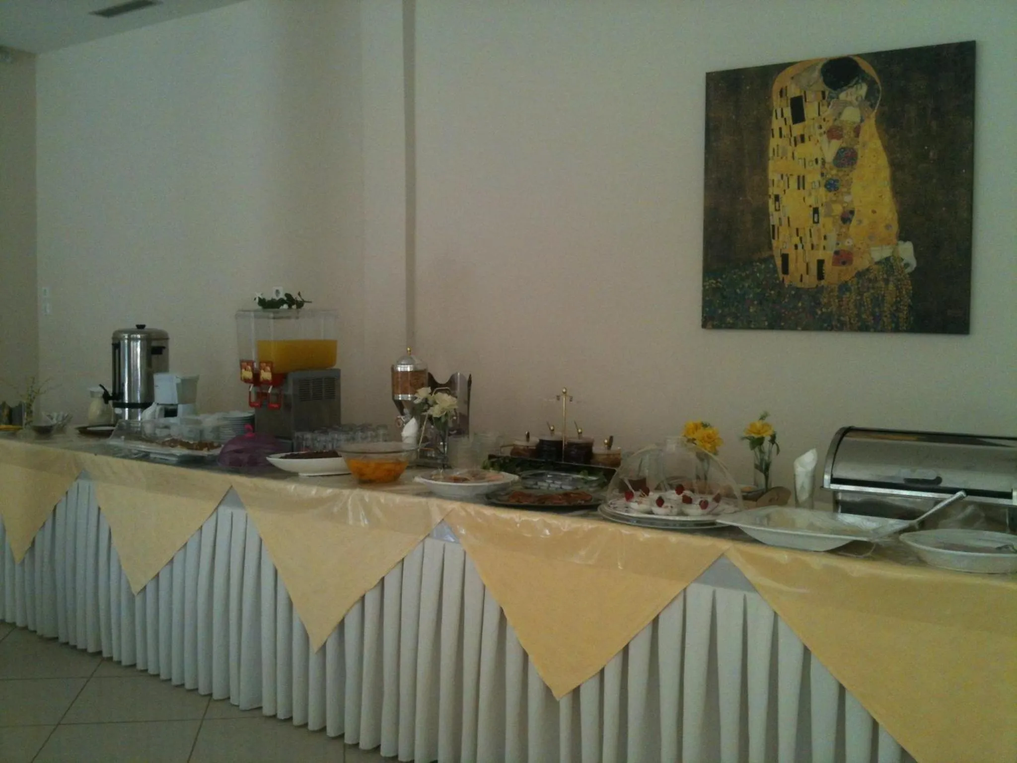 Restaurant/places to eat in Galini Hotel