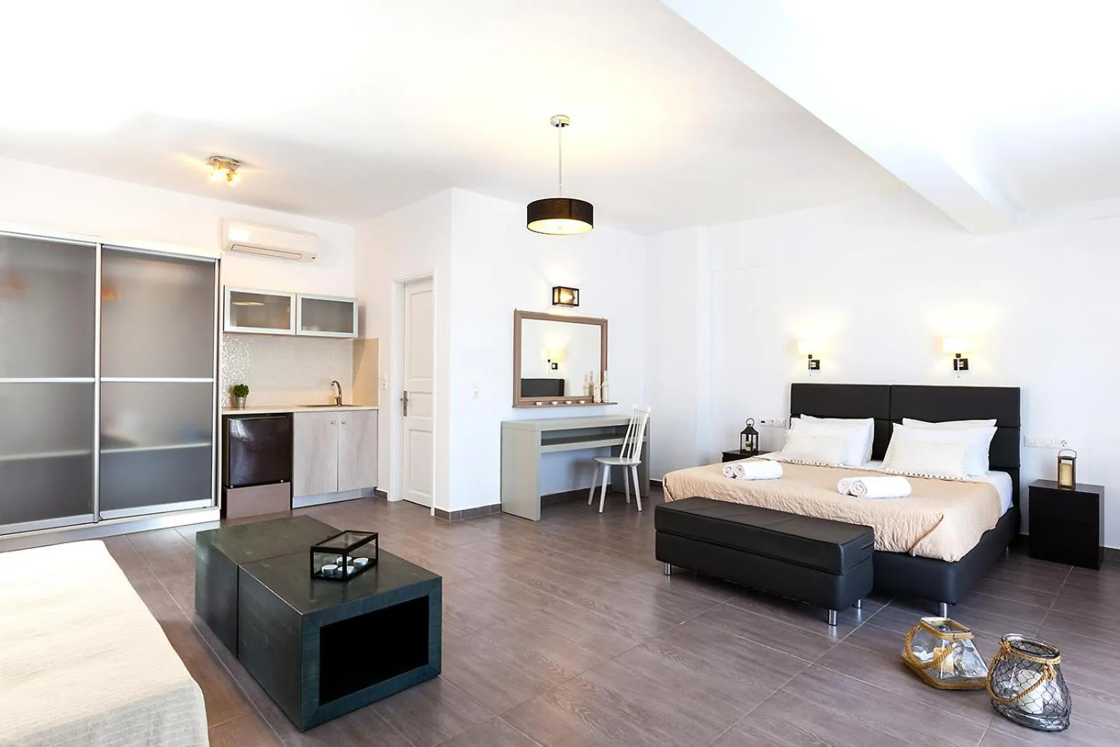 Bed in Memories Beach Hotel