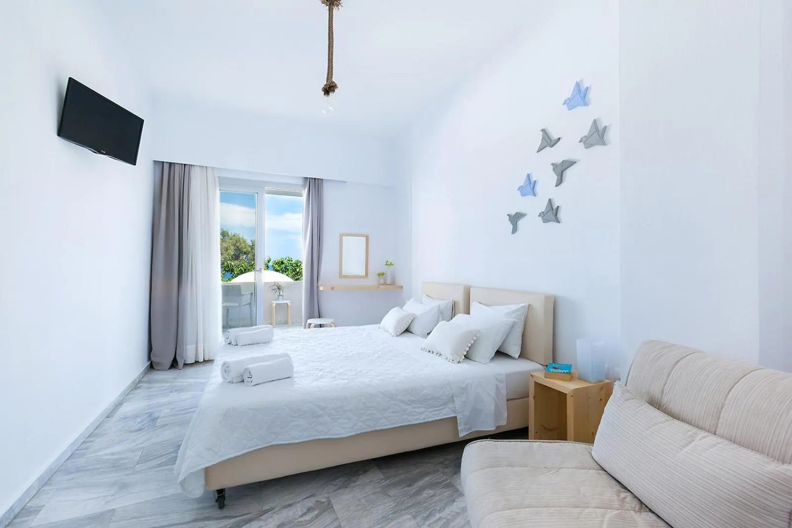 Bed in Memories Beach Hotel