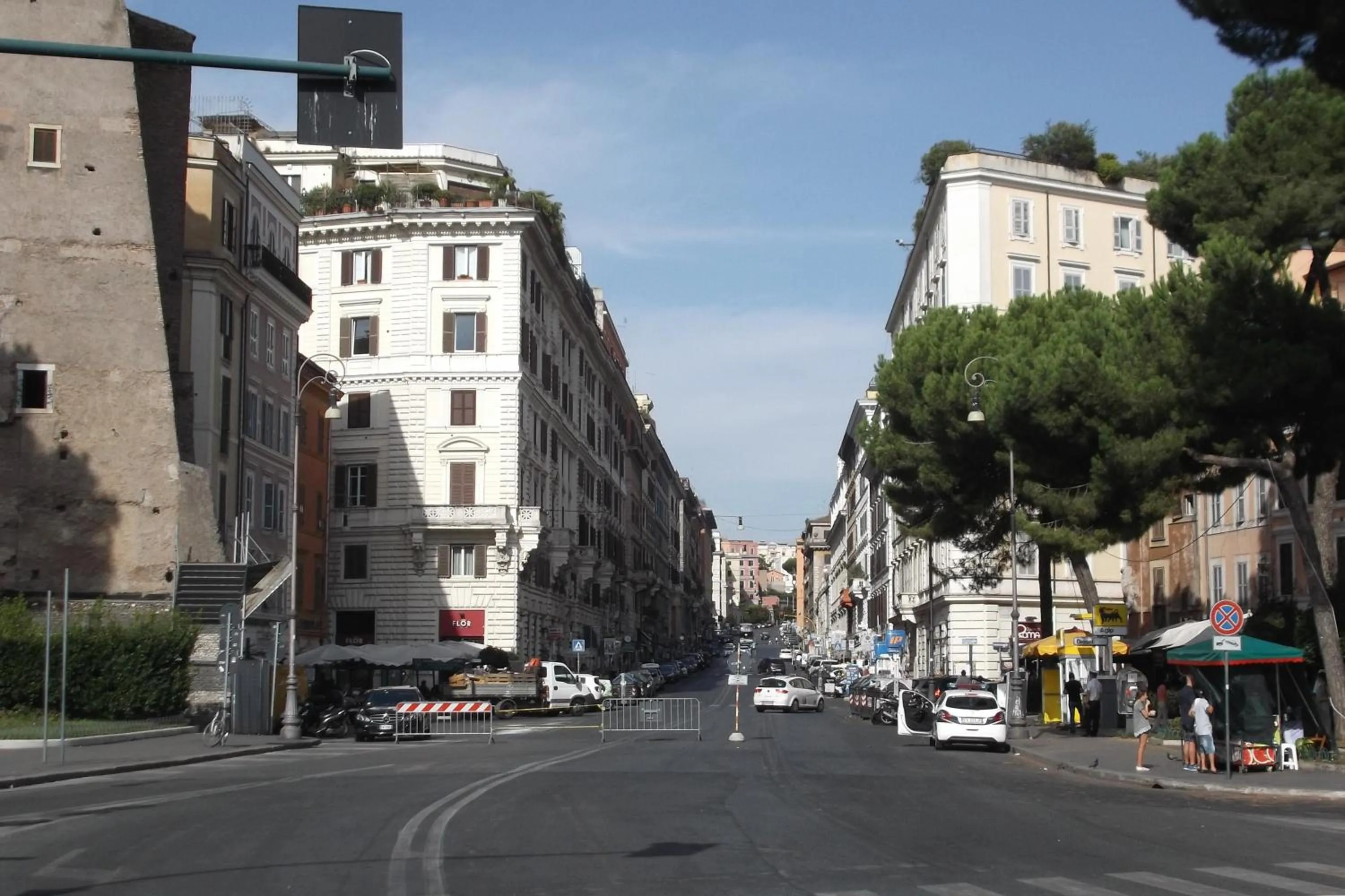 Facade/entrance in Anne & Mary