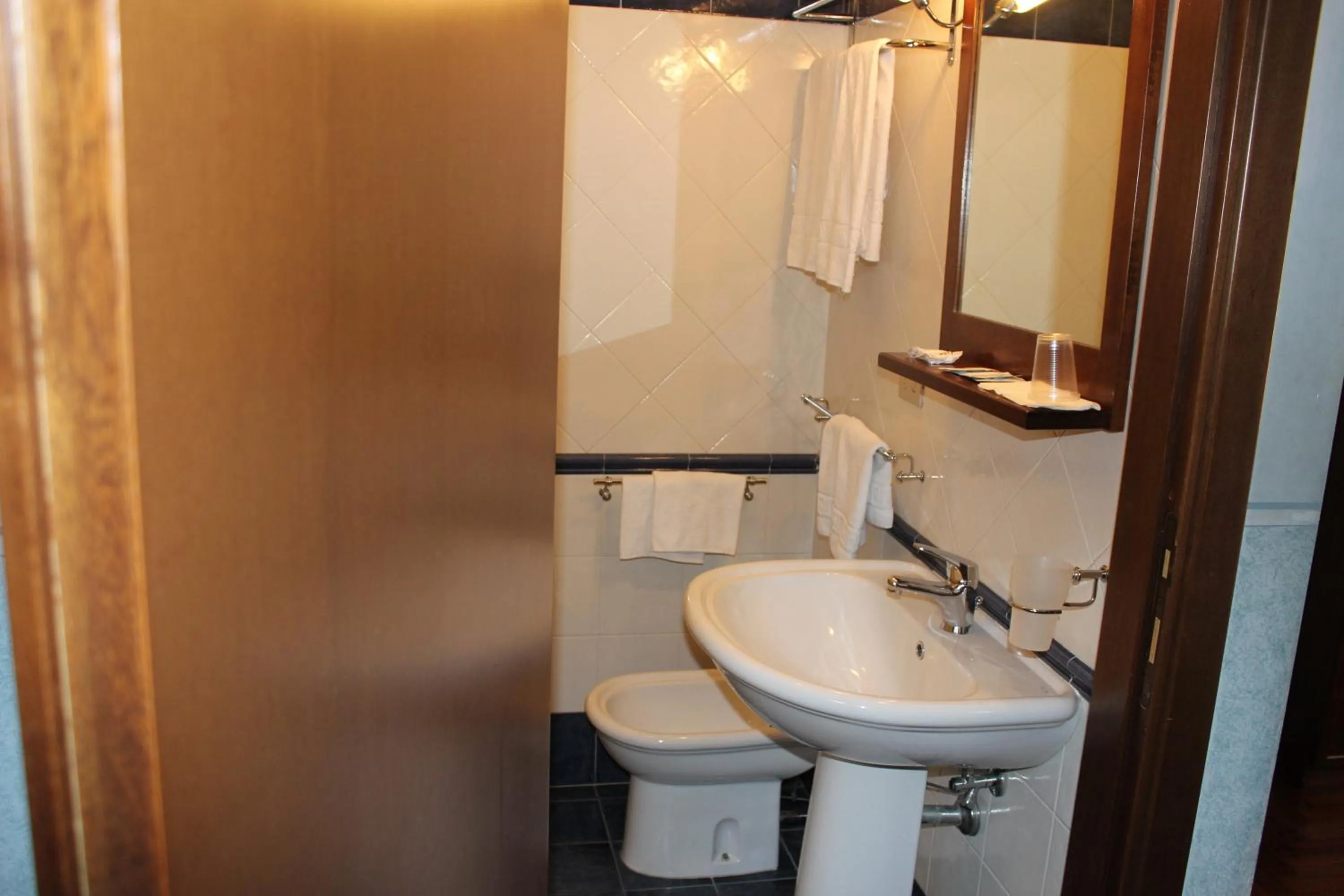 Bathroom in Anne & Mary