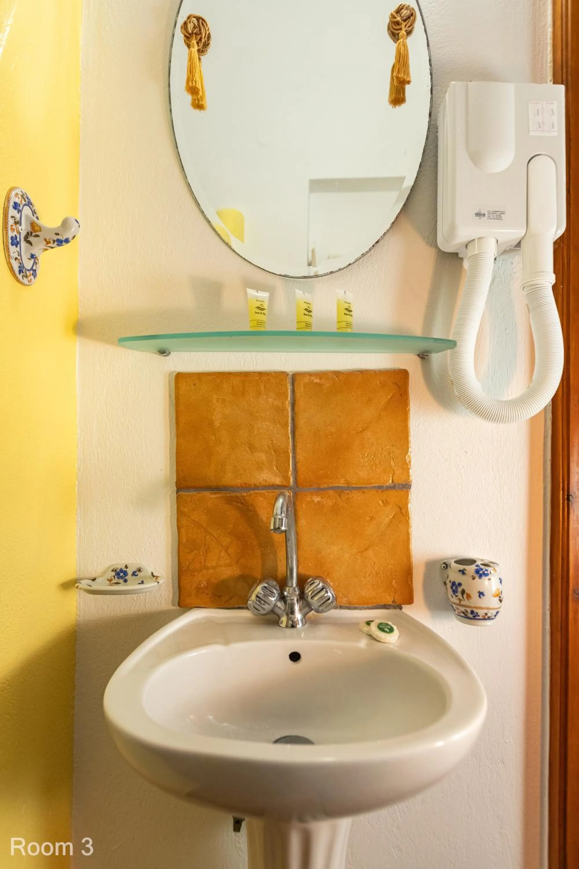 Bathroom in Voreades