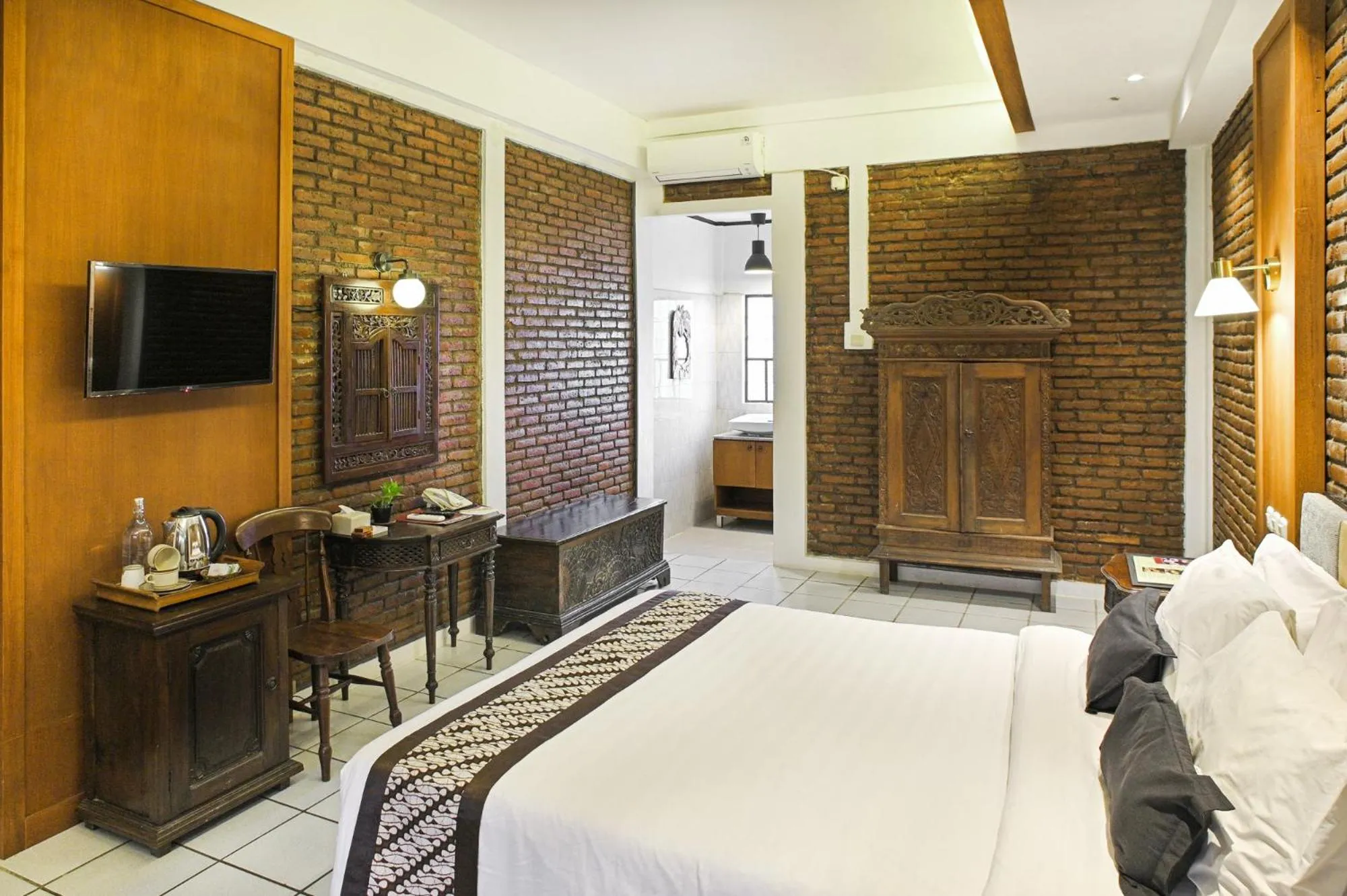 Bedroom in Paku Mas Hotel