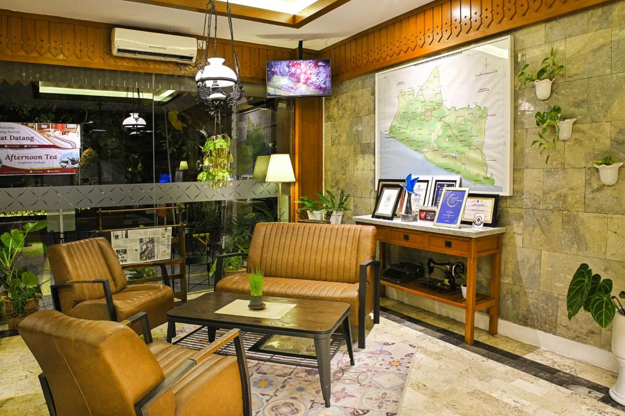 Lobby or reception in Paku Mas Hotel