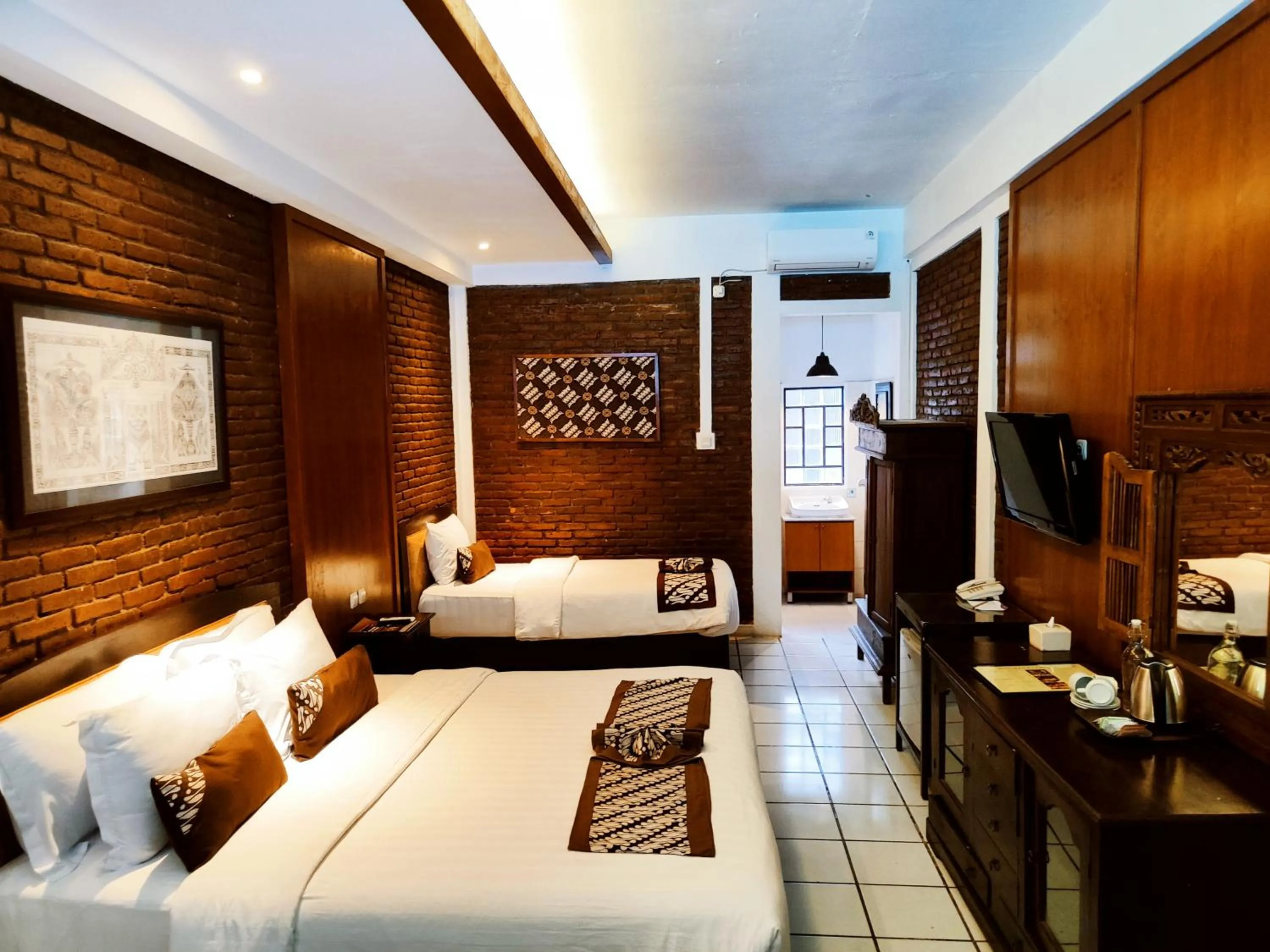 Bed in Paku Mas Hotel