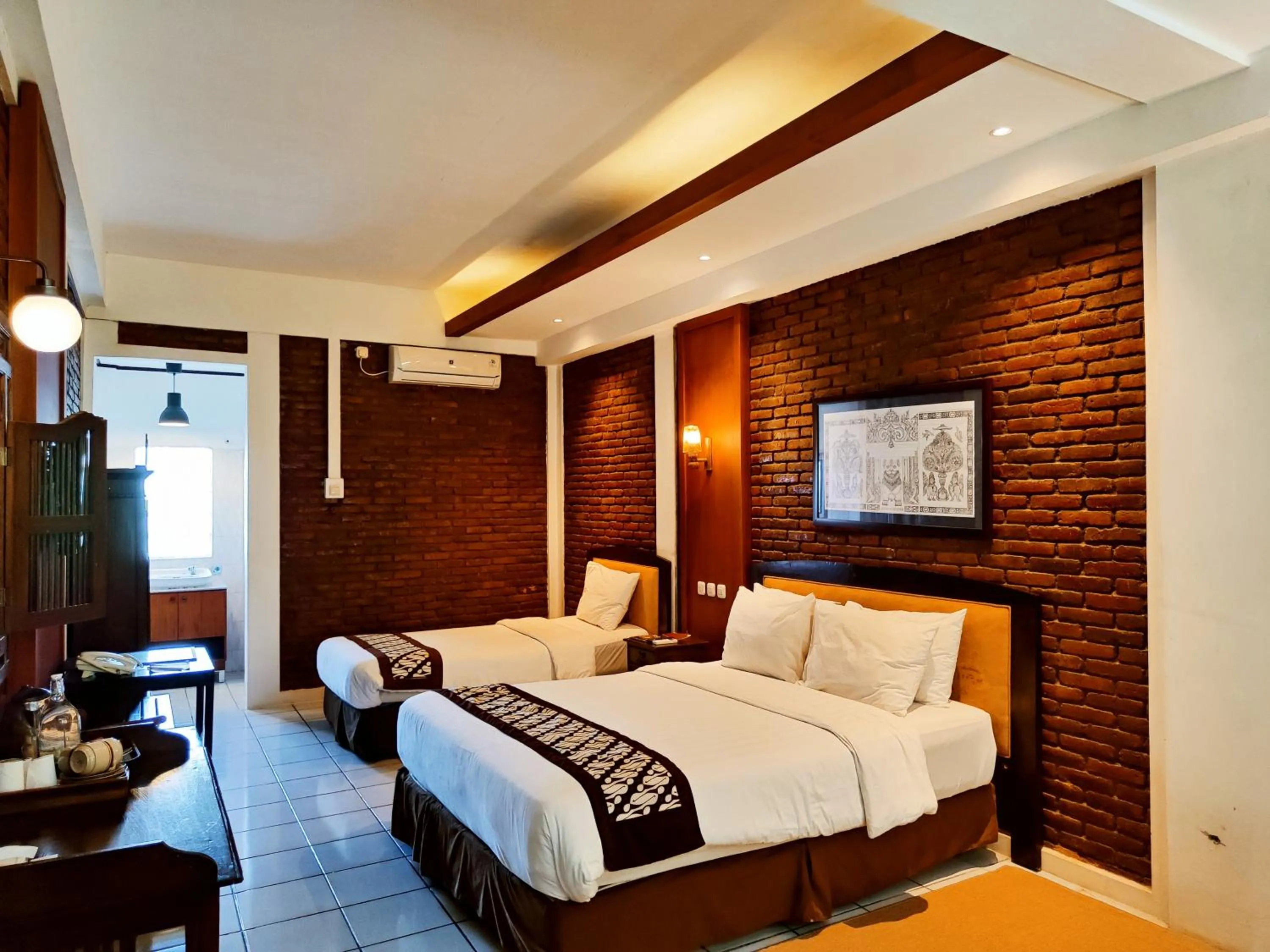 Bed in Paku Mas Hotel