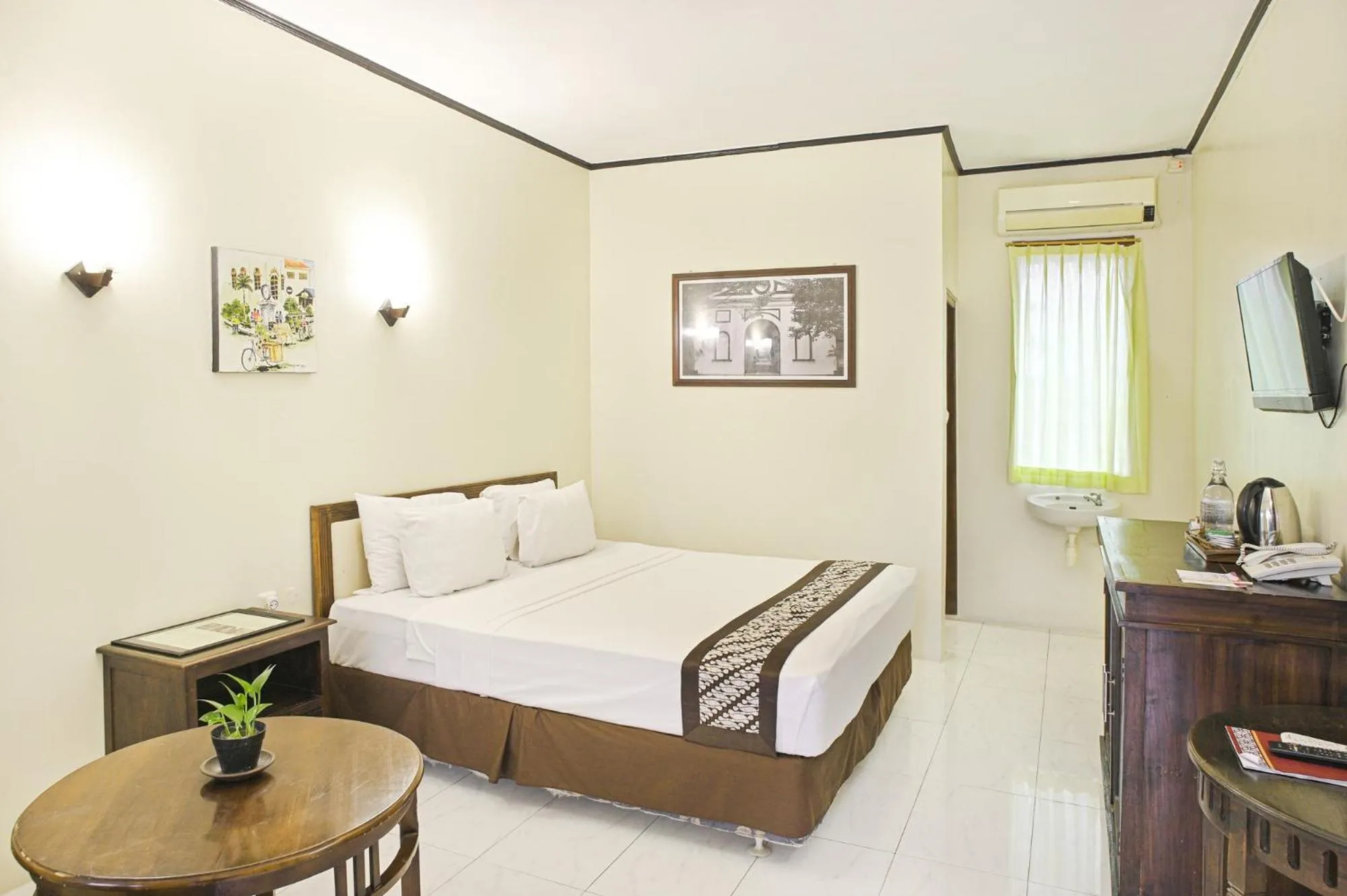 Bedroom in Paku Mas Hotel