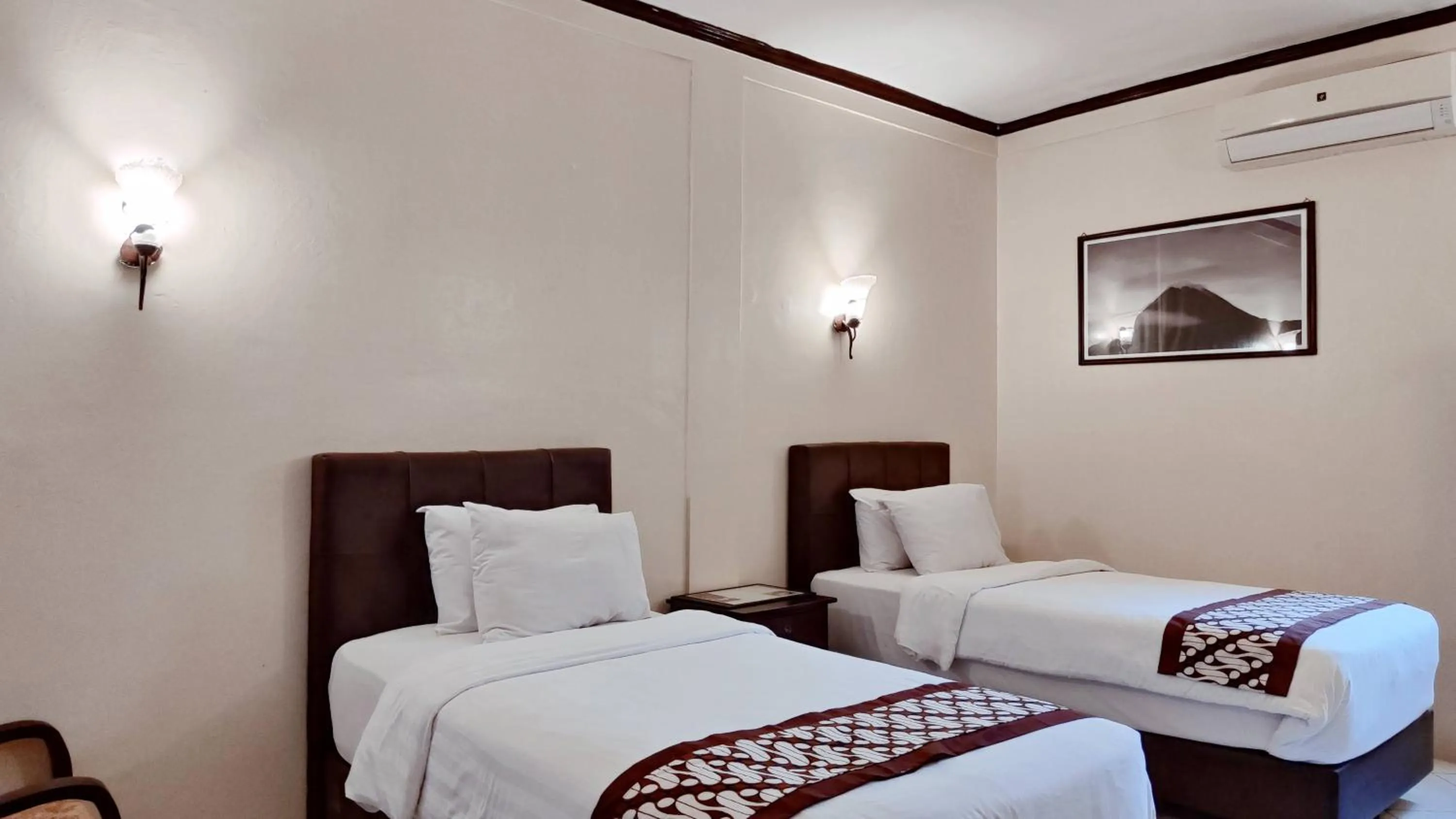 Bedroom in Paku Mas Hotel