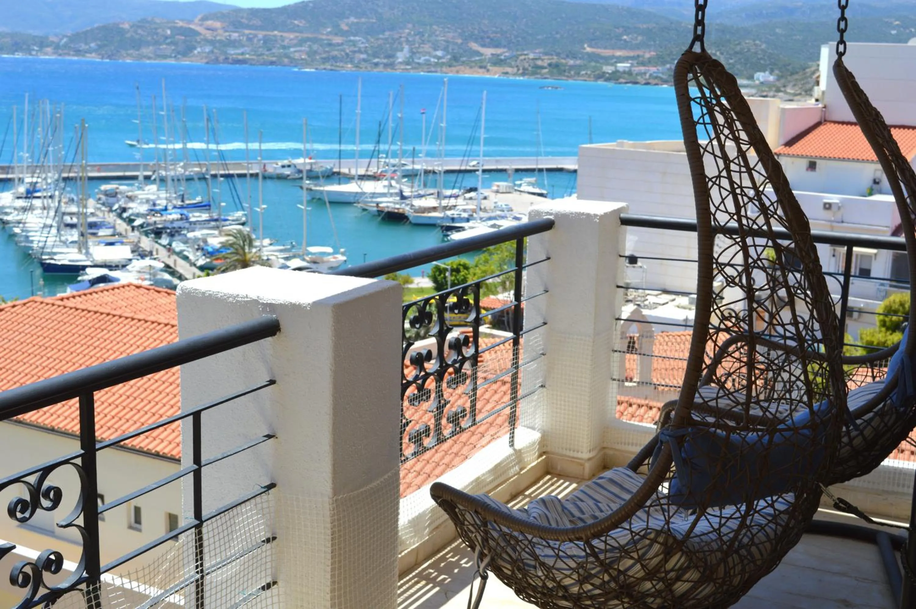 Neighbourhood in Mantraki Hotel Apartments