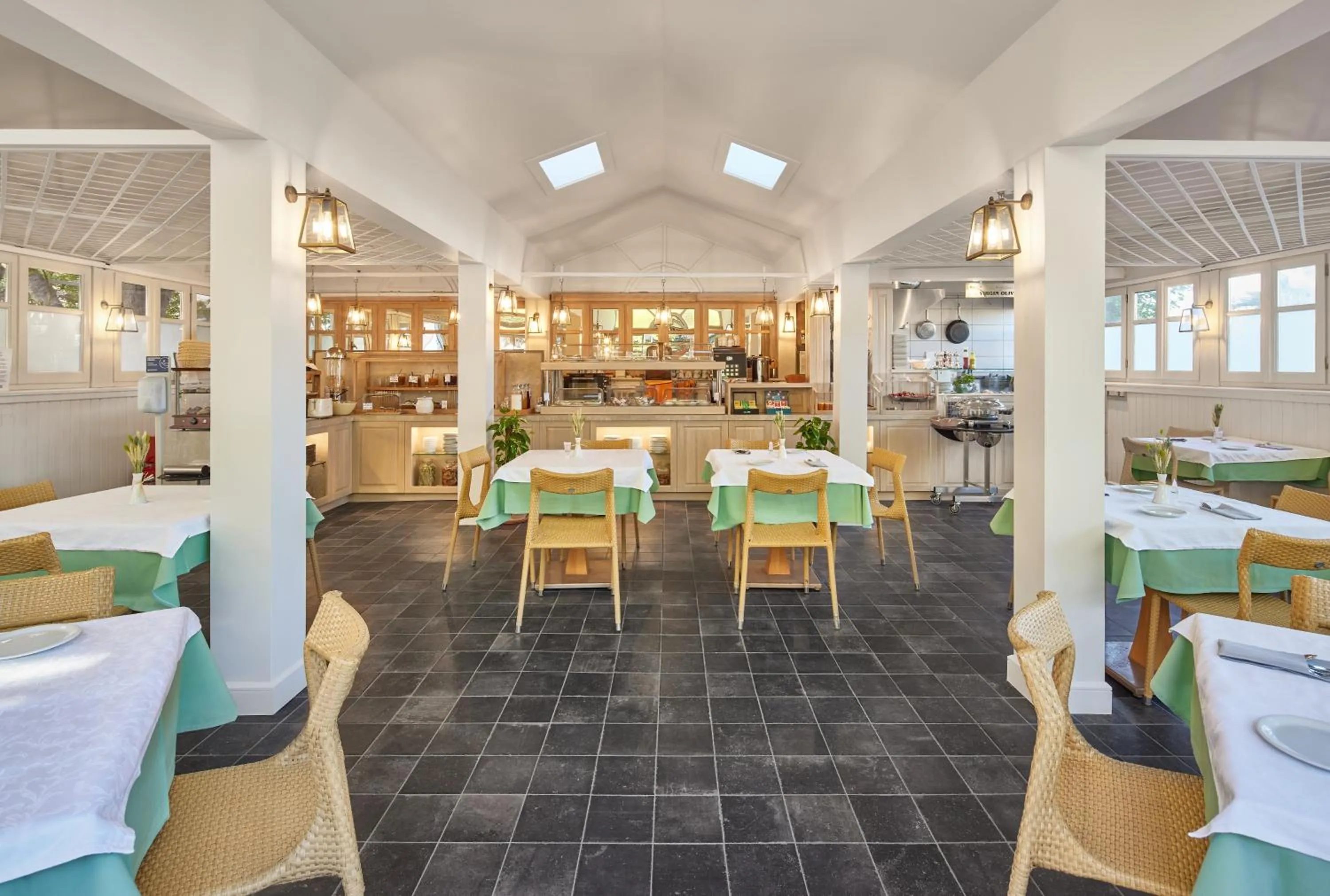 Restaurant/places to eat in Bella Venezia