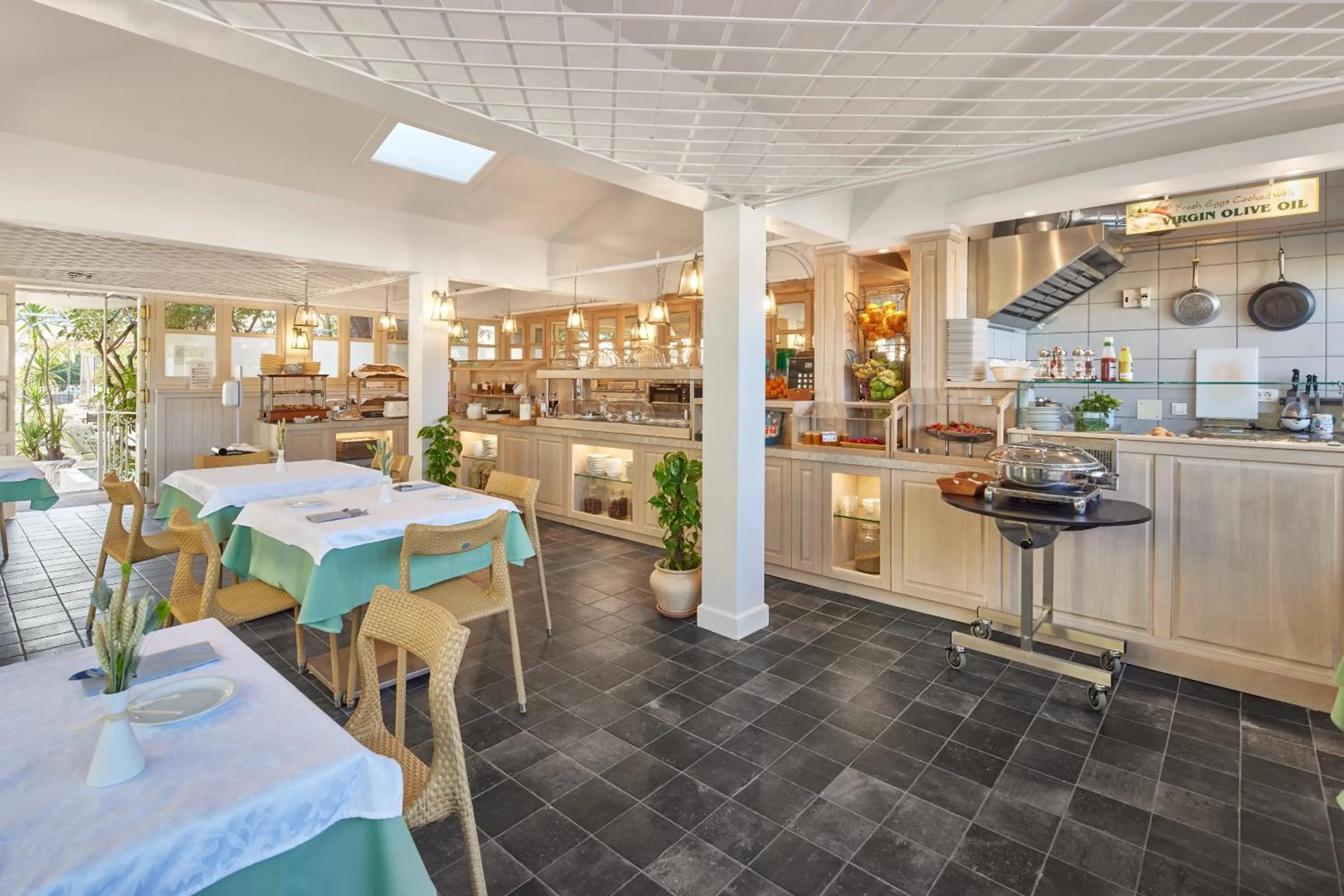 Restaurant/places to eat in Bella Venezia