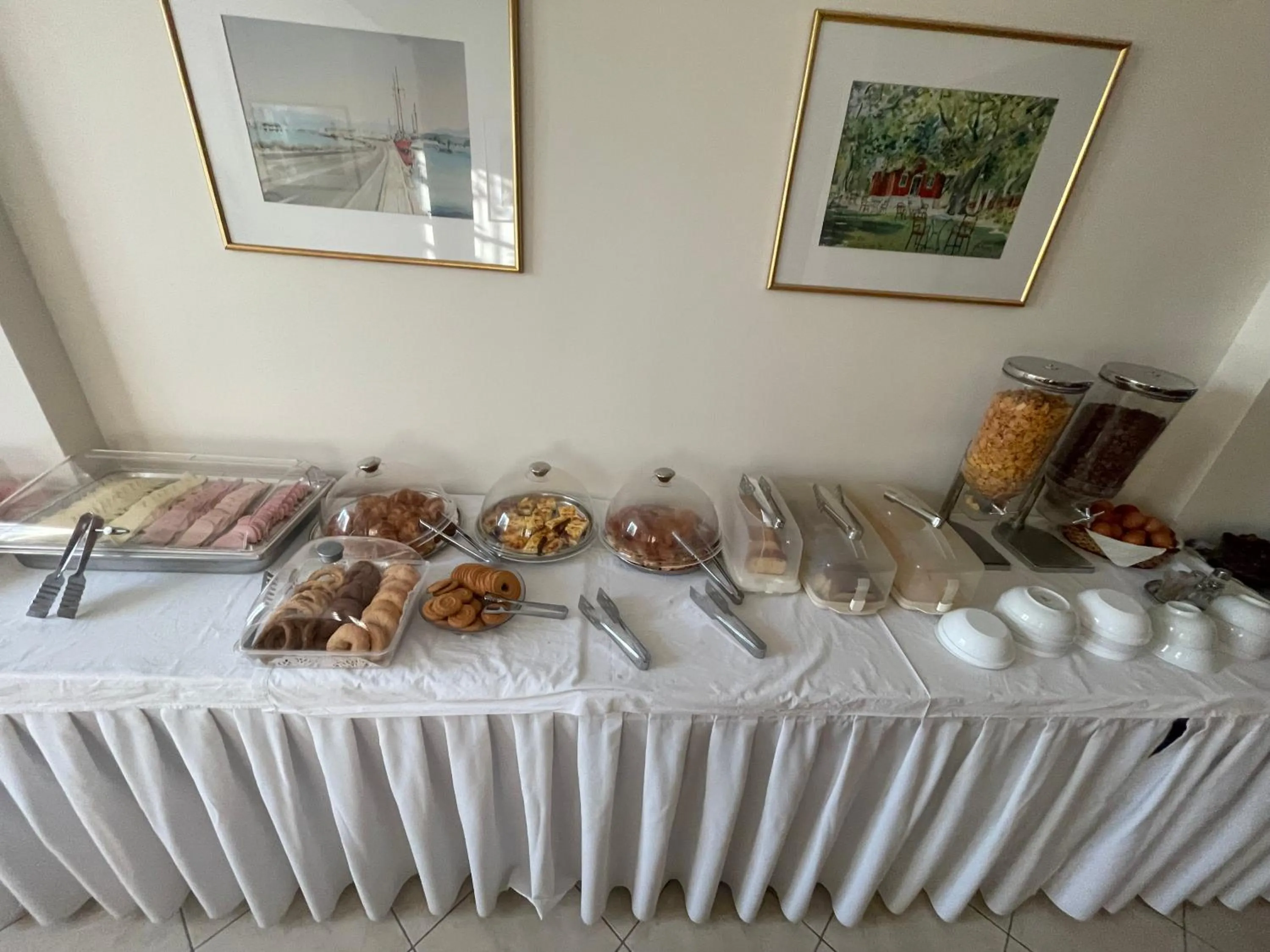 Food and drinks in Sofia Hotel