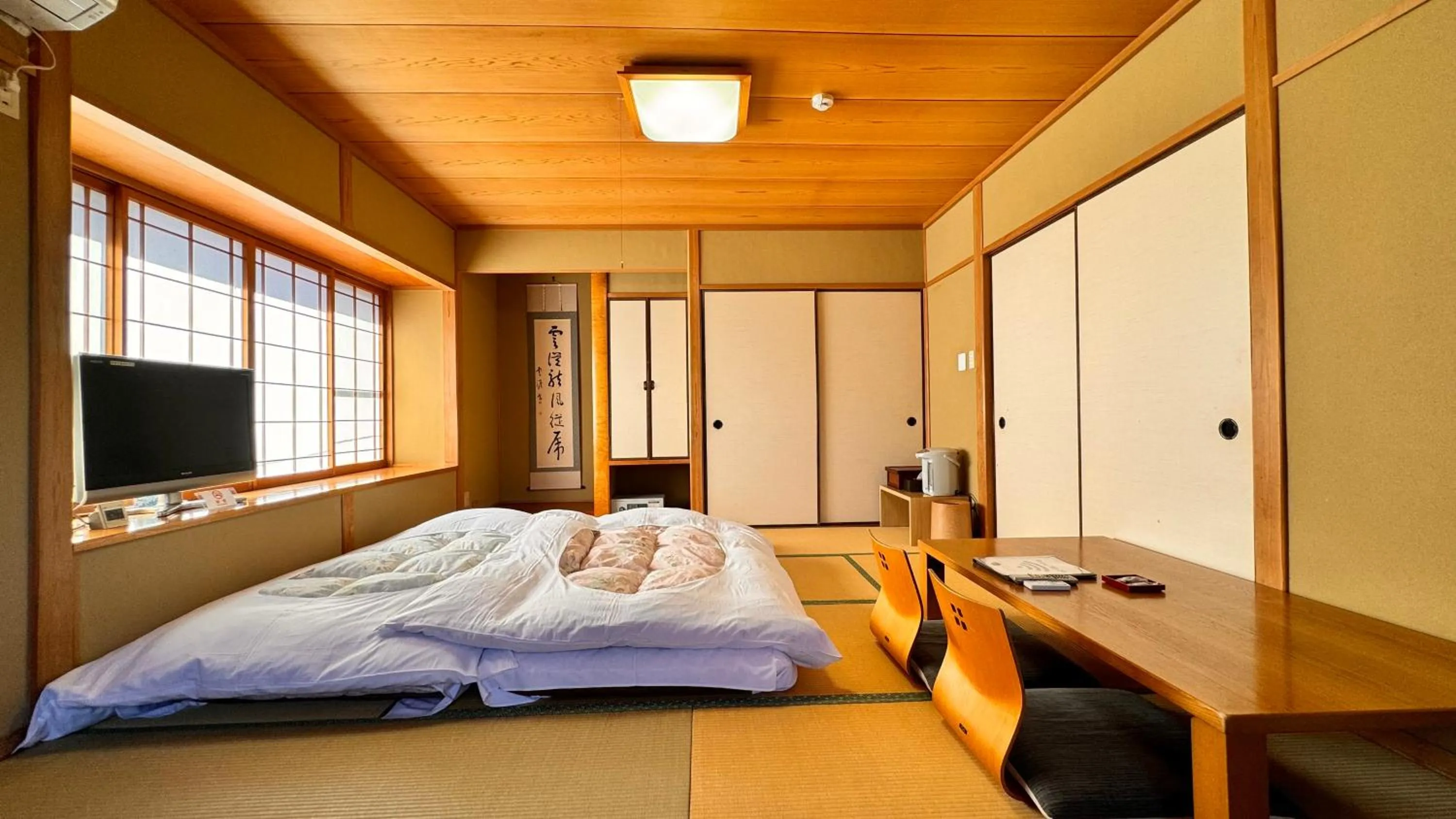 Photo of the whole room, Bed in Ryokan Yamanami