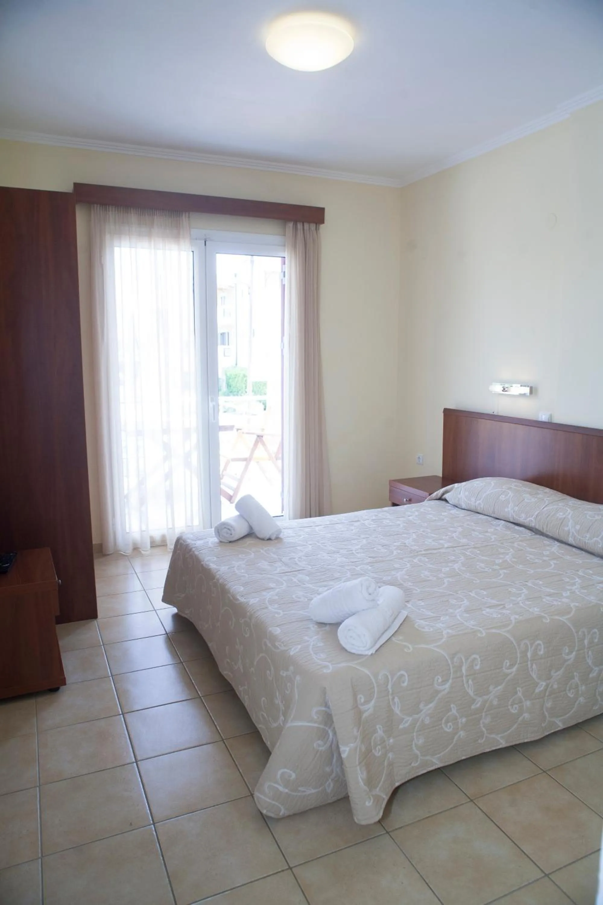 TV and multimedia, Bed in Summertime Inn