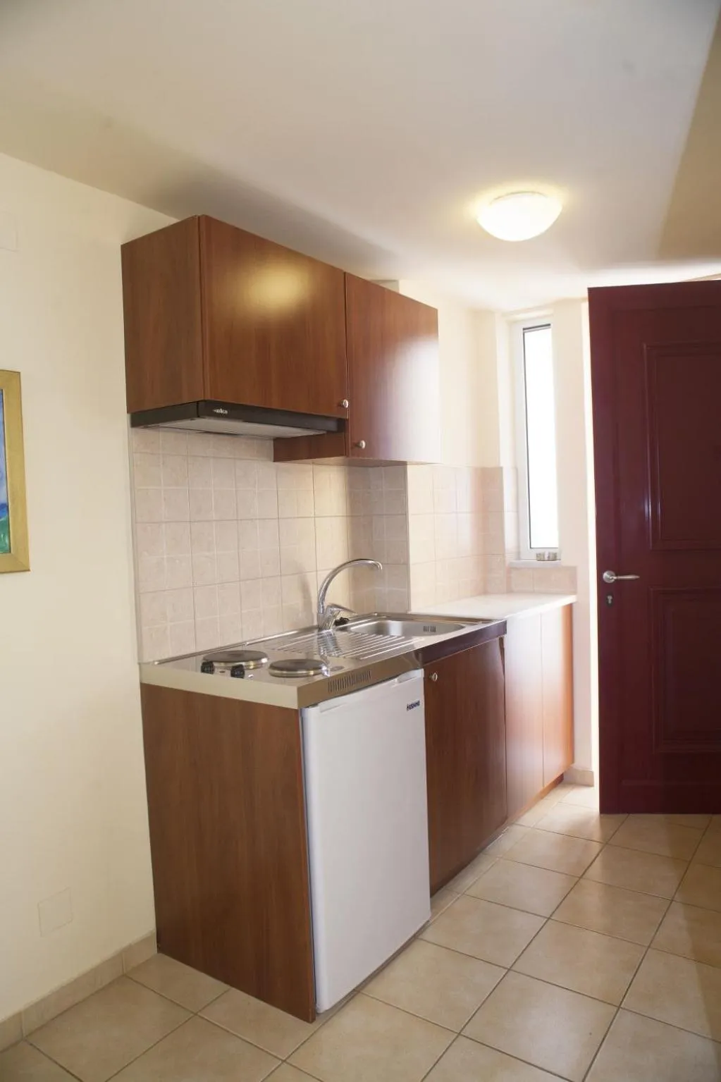 Kitchen or kitchenette in Summertime Inn