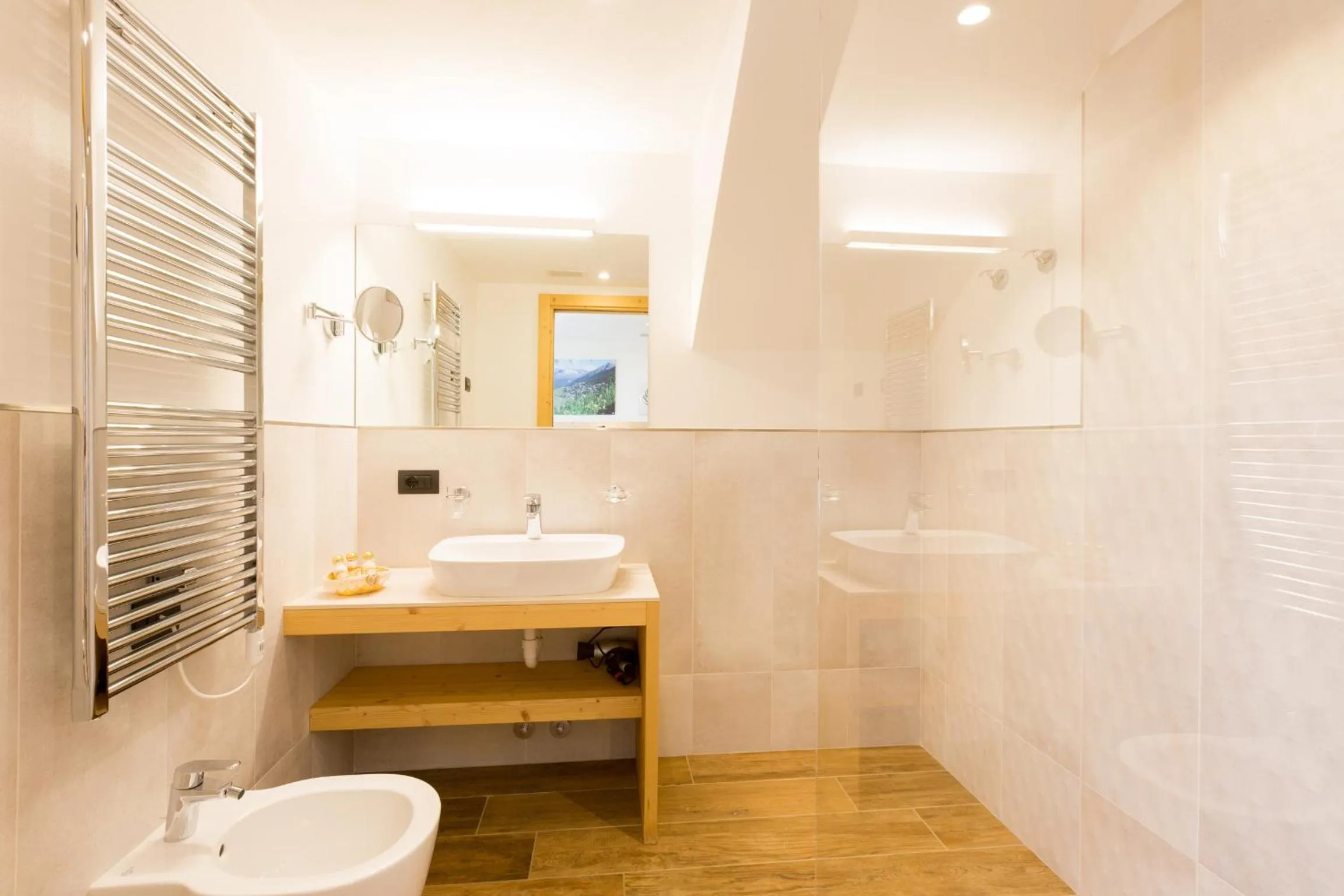 Shower in Green Rose