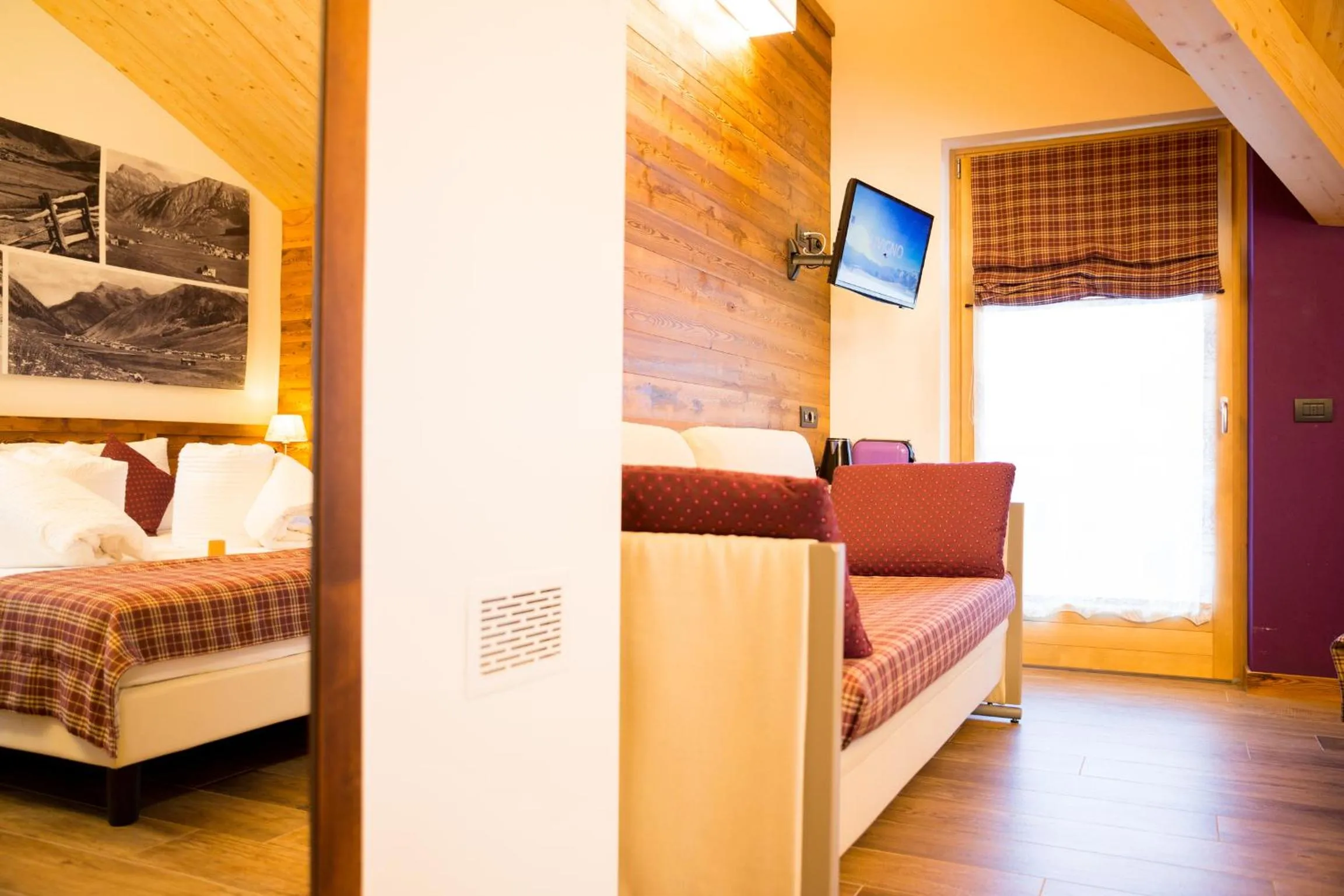 Shower, Bed in Green Rose