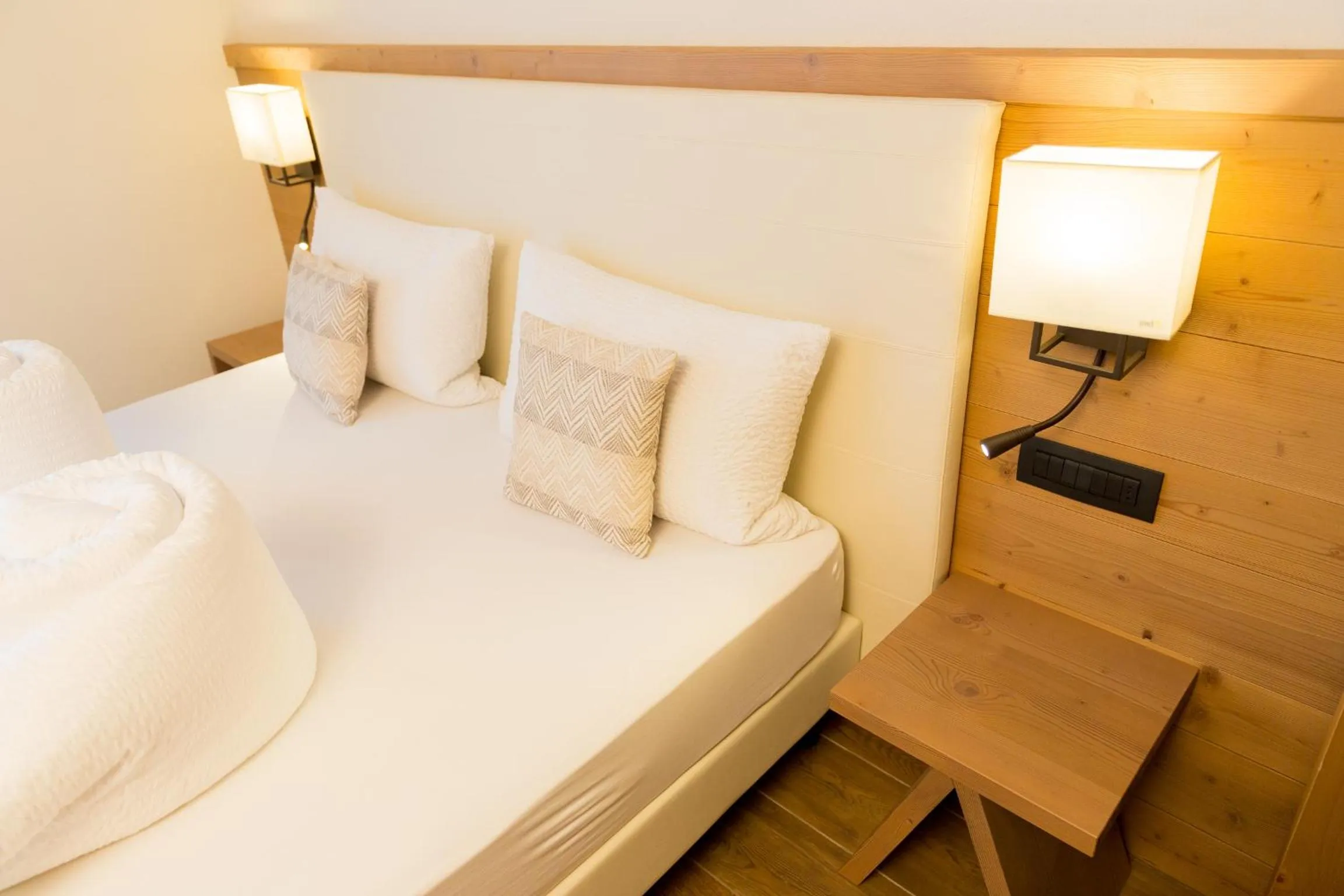 Shower, Bed in Green Rose