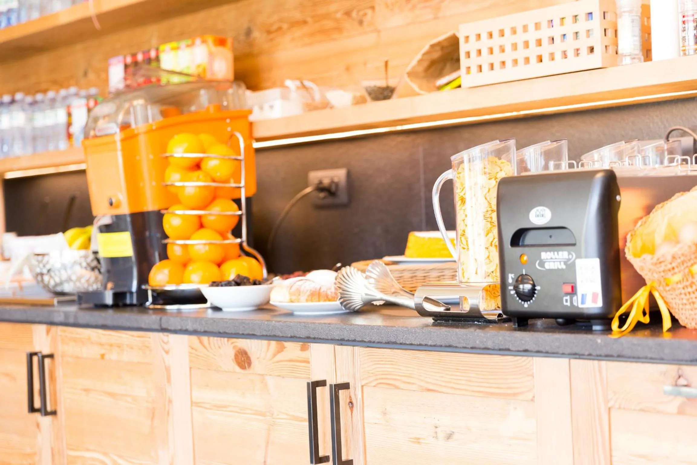 Lounge or bar in Green Rose