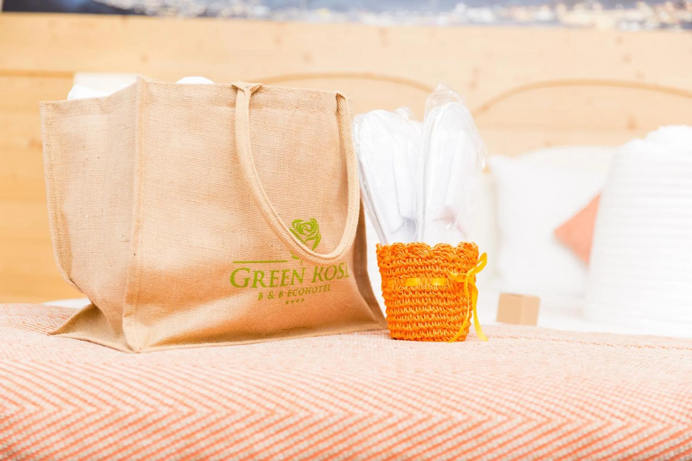 Shower, Bed in Green Rose